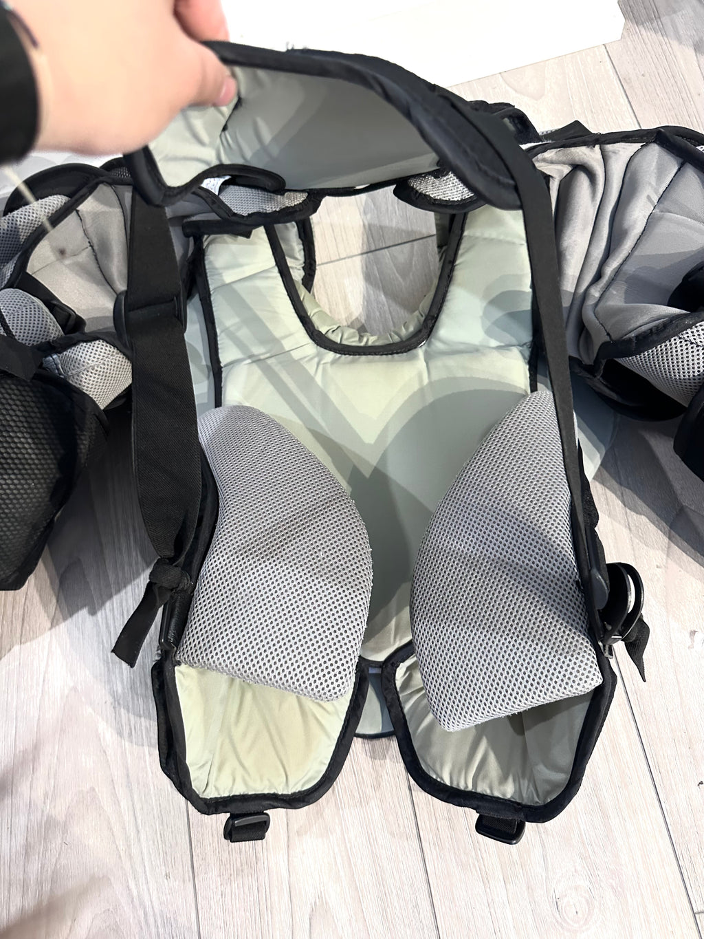Vaughn SLR 2 Pro Carbon senior Goalie Chest Protector