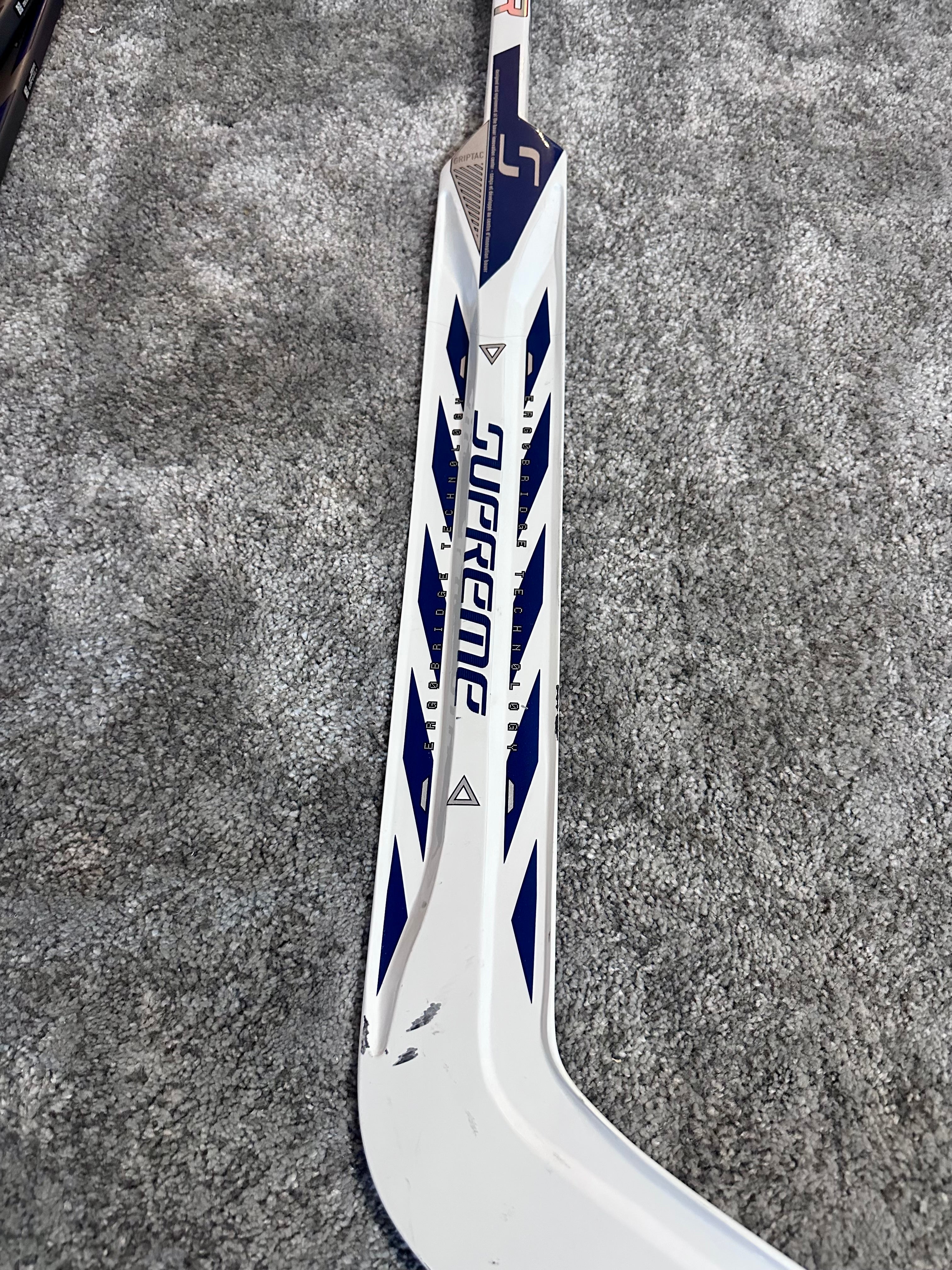 NCAA Bauer Shadow Full Right 24" White Pro Stock Goalie Stick #5