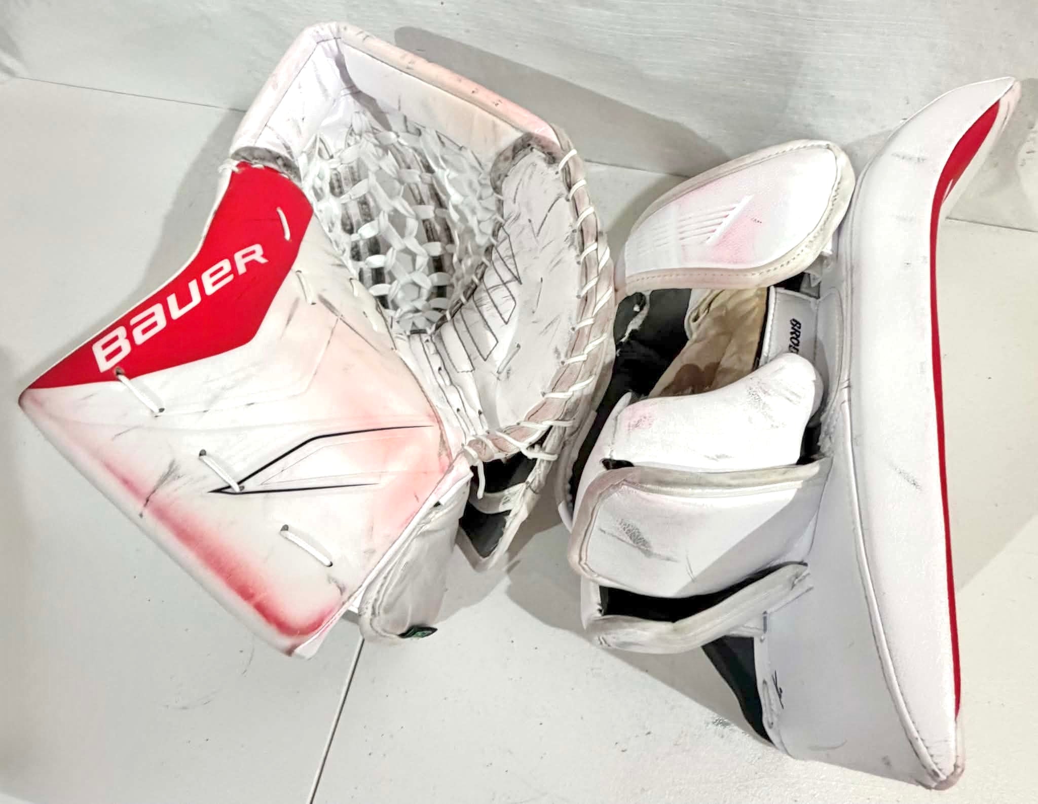 Bauer Vapor flylite 34+1 pro stock goalie full set