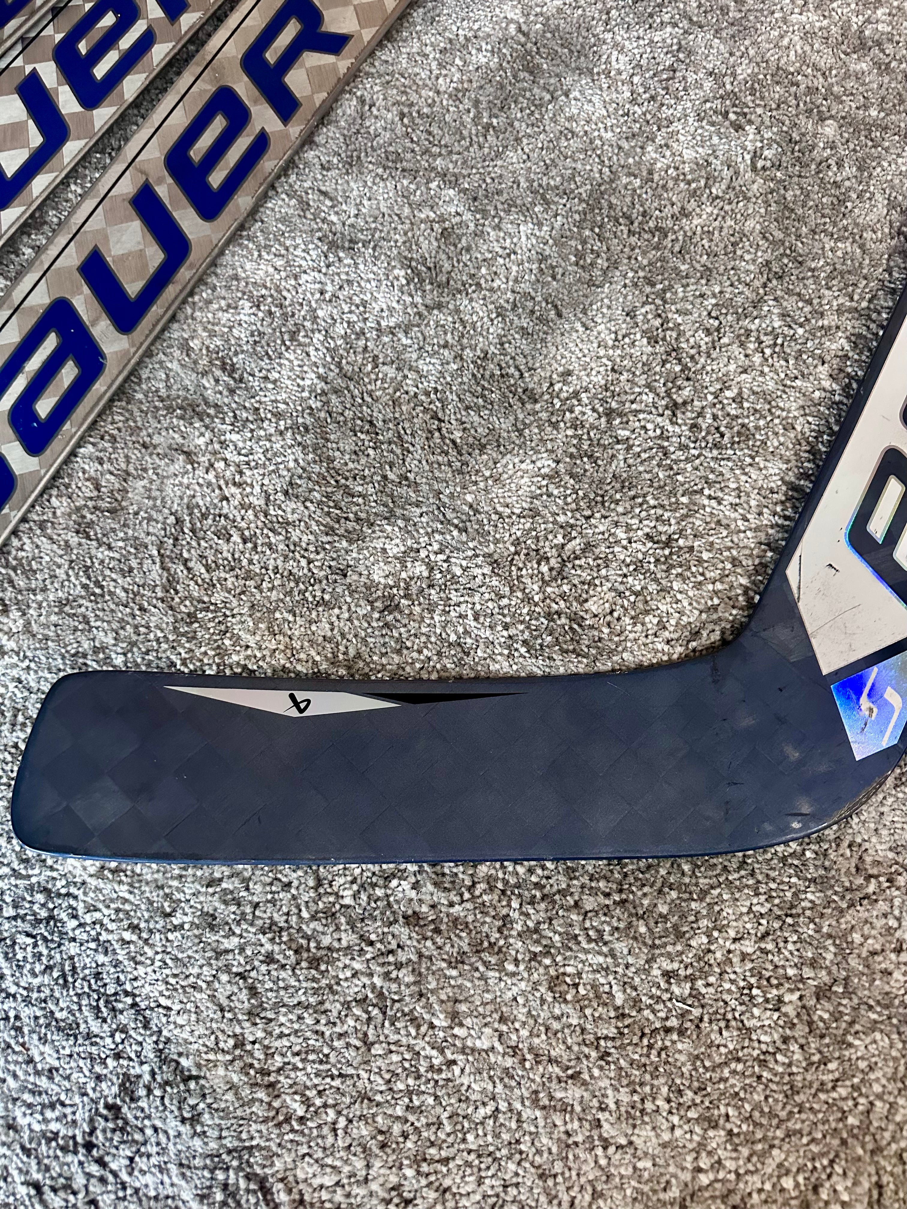 NCAA Bauer Shadow Full Right 24" Navy Pro Stock Goalie Stick #7