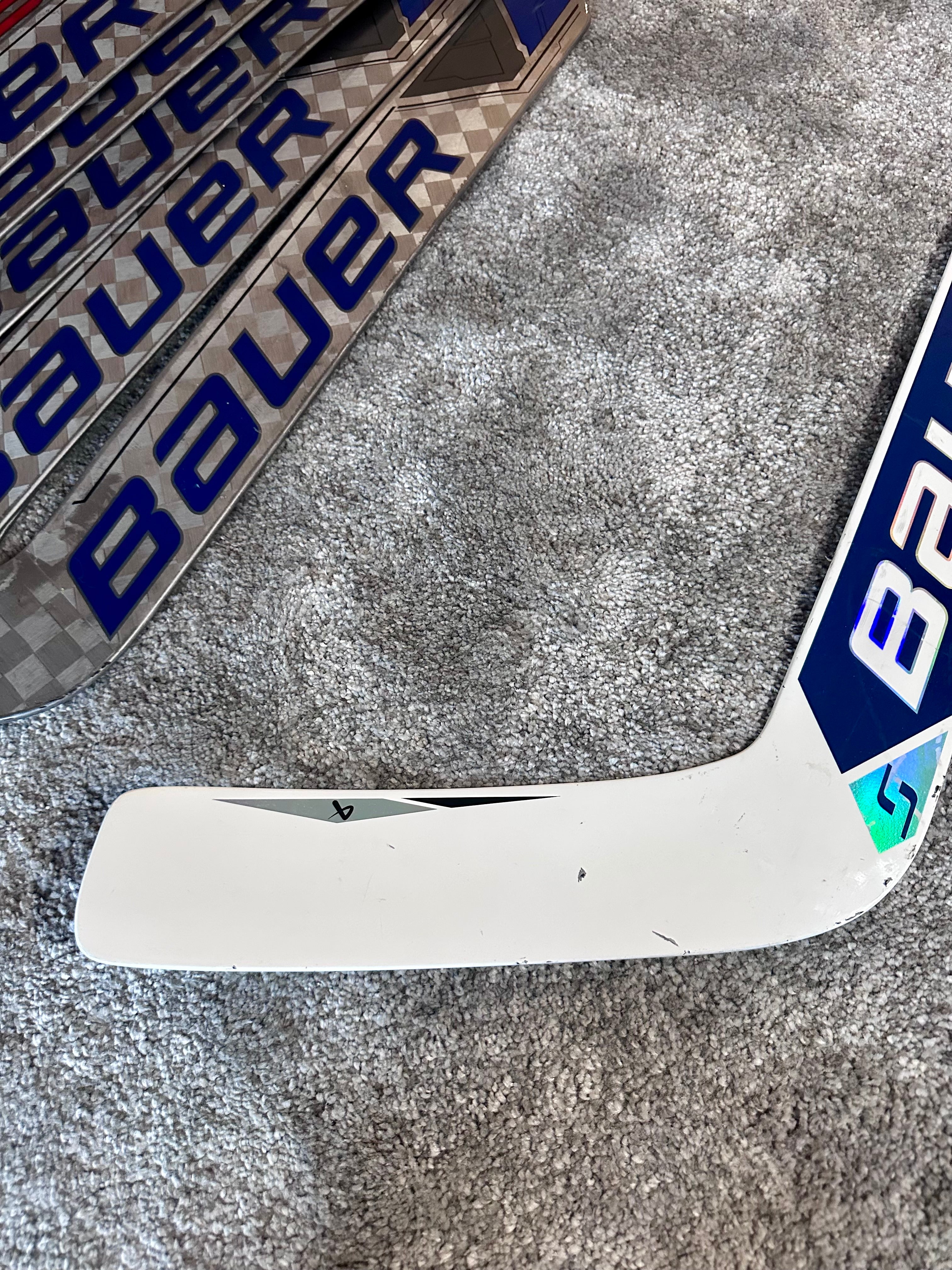 NCAA Bauer Shadow Full Right 24" White Pro Stock Goalie Stick #1