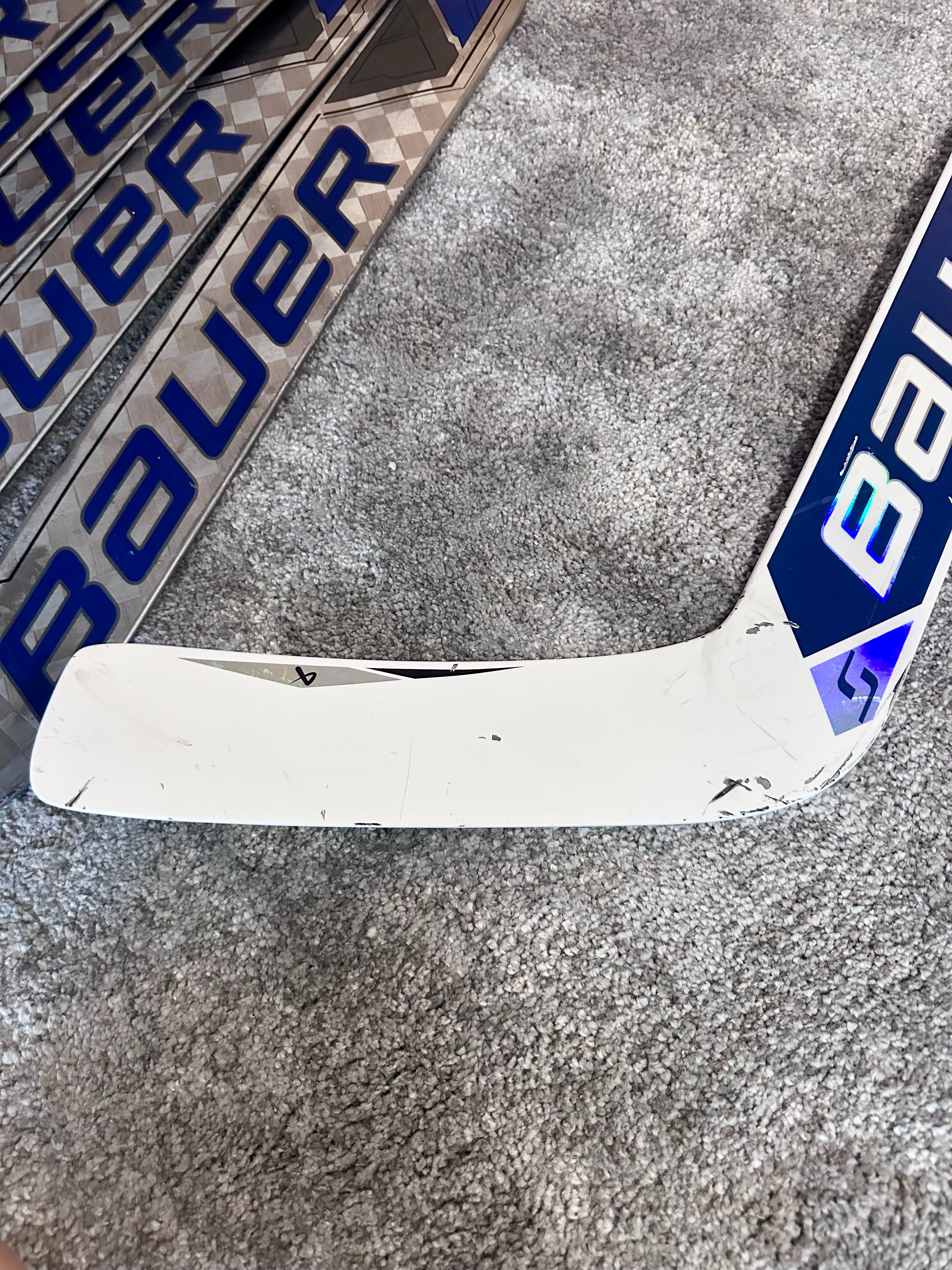 NCAA Bauer Shadow Full Right 24" White Pro Stock Goalie Stick #8