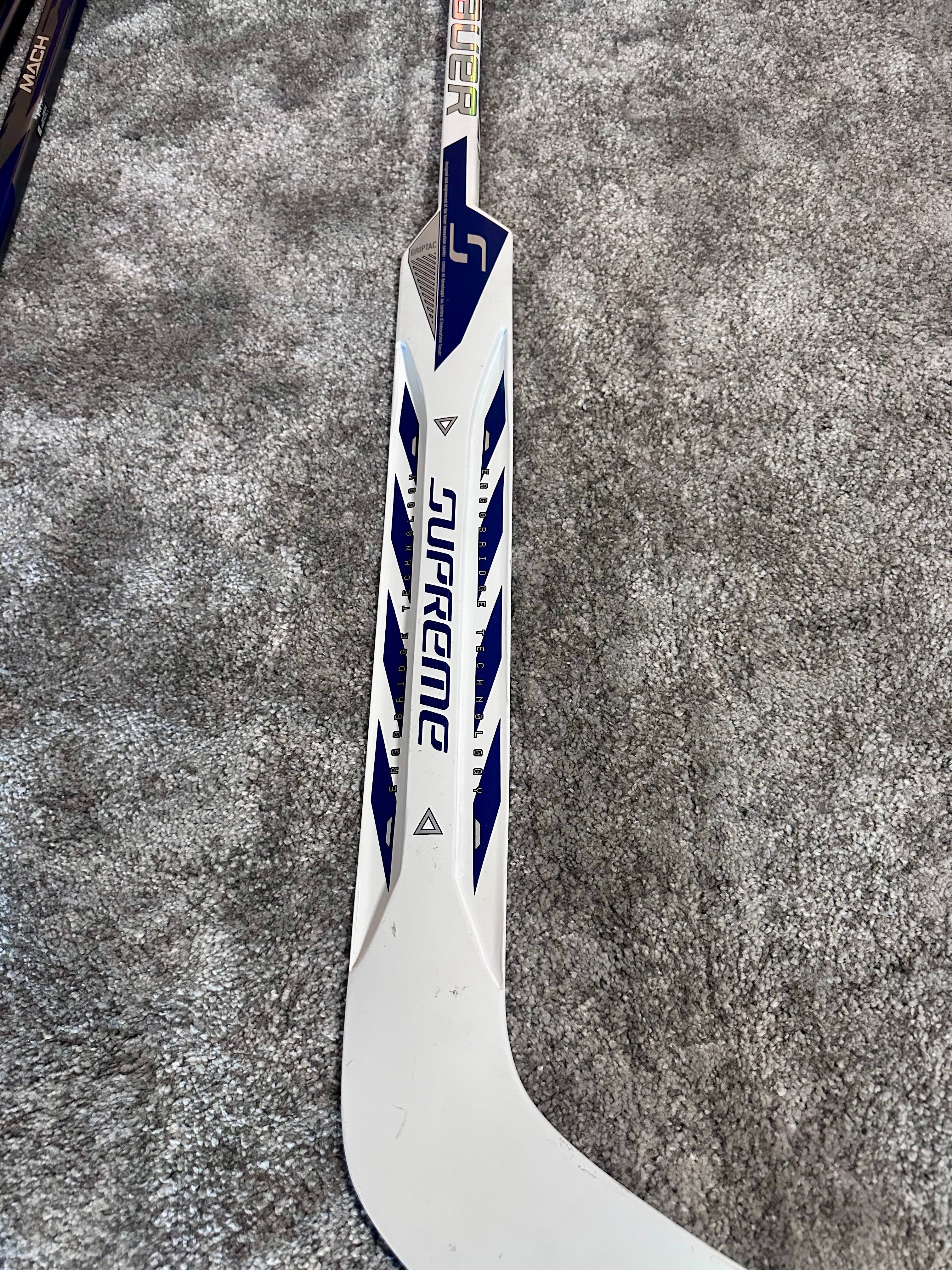 NCAA Bauer Shadow Full Right 24" White Pro Stock Goalie Stick #6