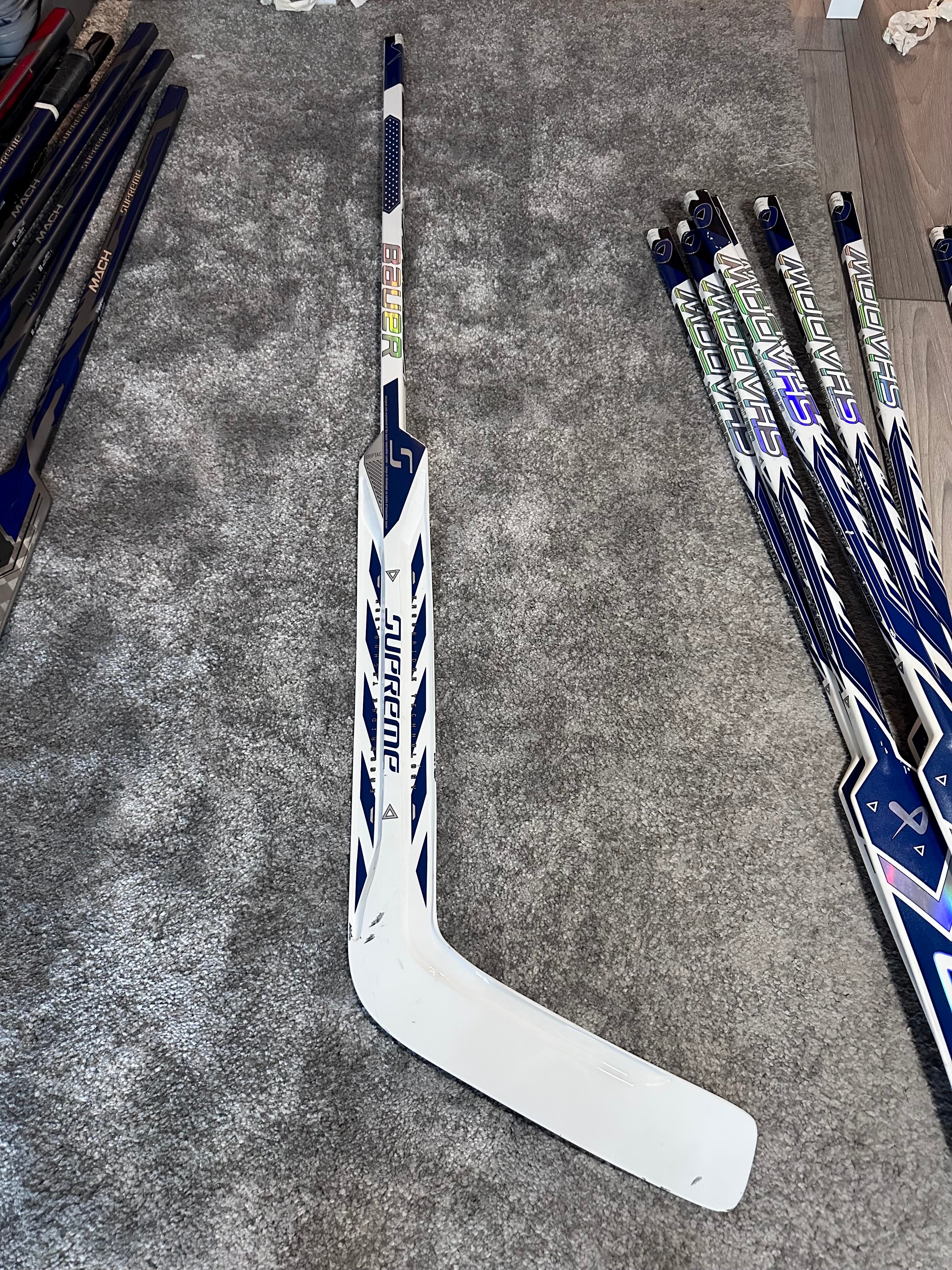 NCAA Bauer Shadow Full Right 24" White Pro Stock Goalie Stick #5