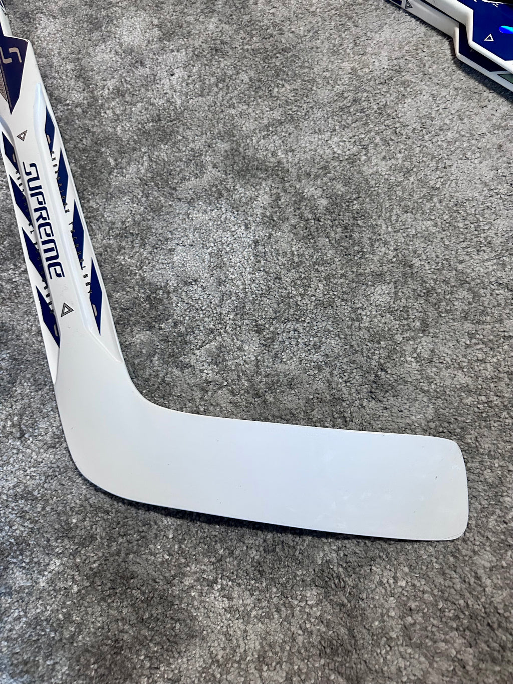 New NCAA Bauer Shadow Full Right 24" White Pro Stock Goalie Stick