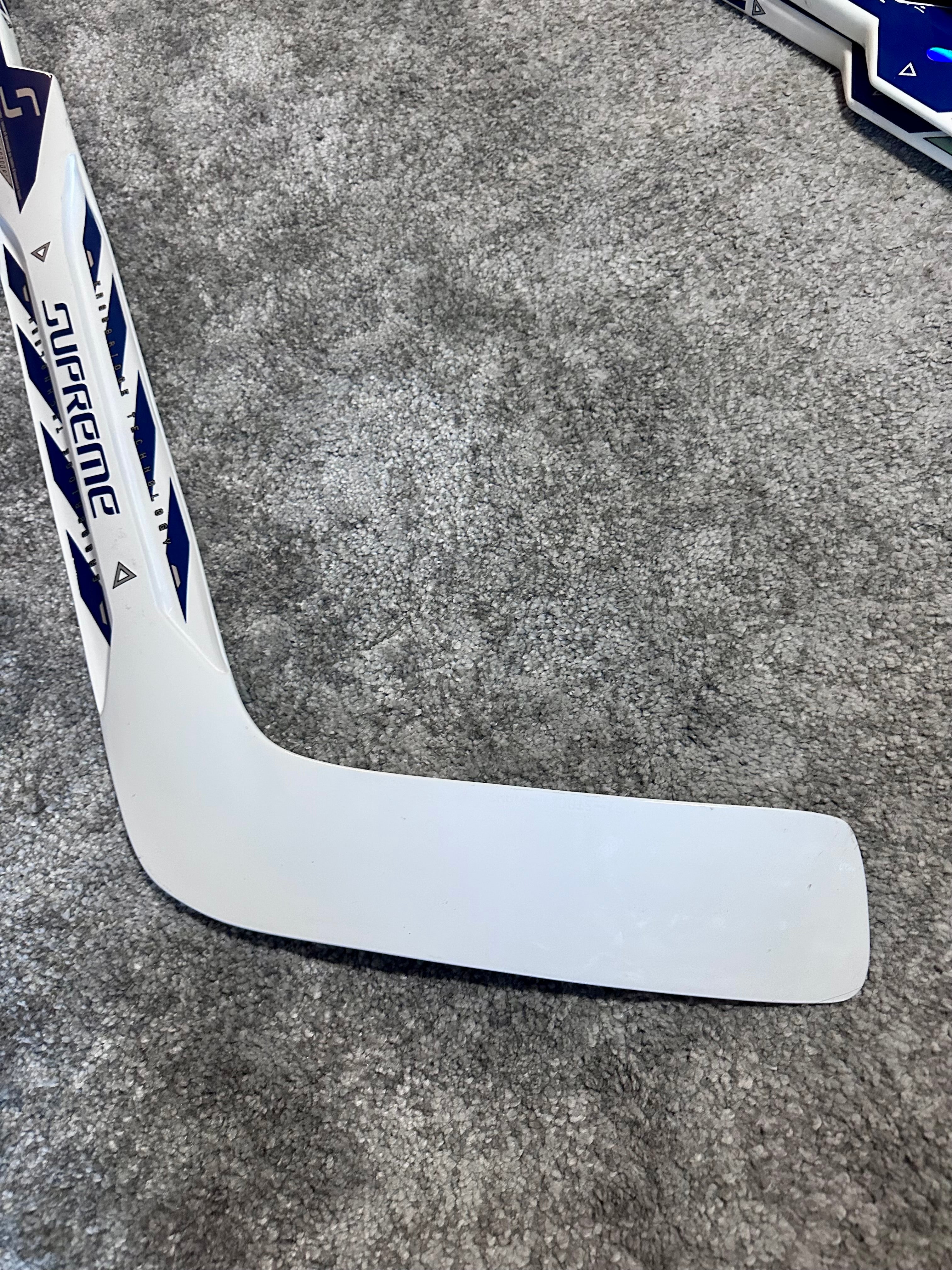 New NCAA Bauer Shadow Full Right 24" White Pro Stock Goalie Stick