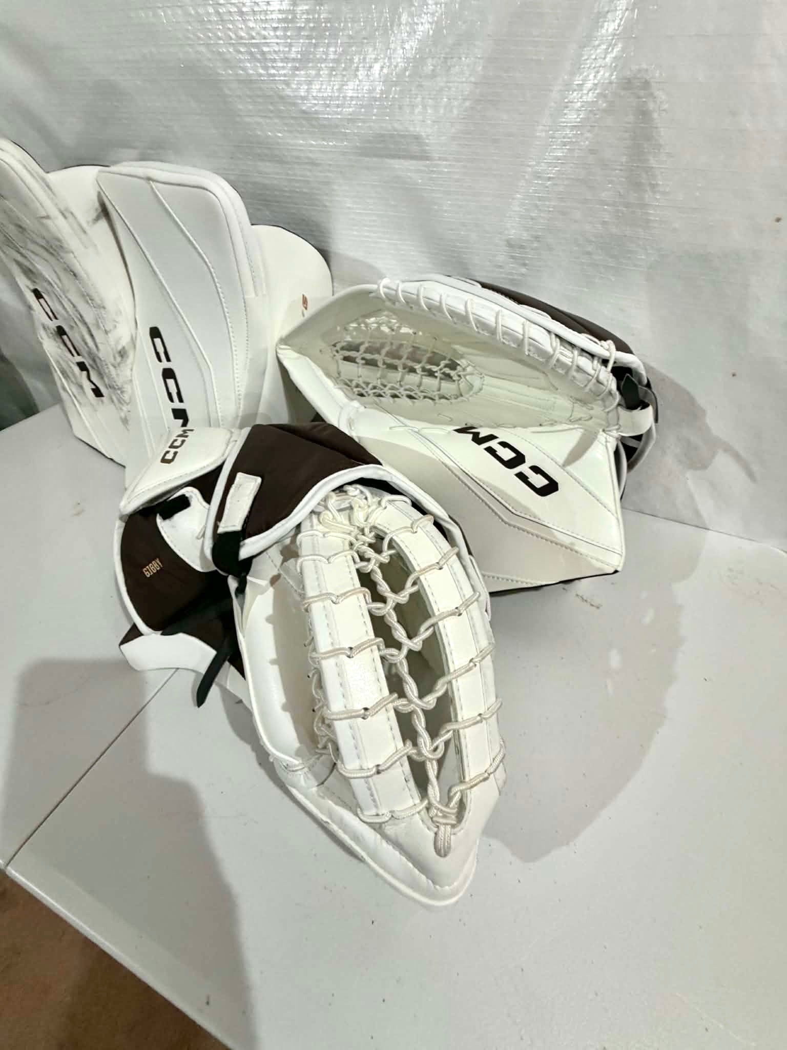 New CCM Eflex 6 Pro Stock 33+1.5 Goalie Full Set with two sets of gloves