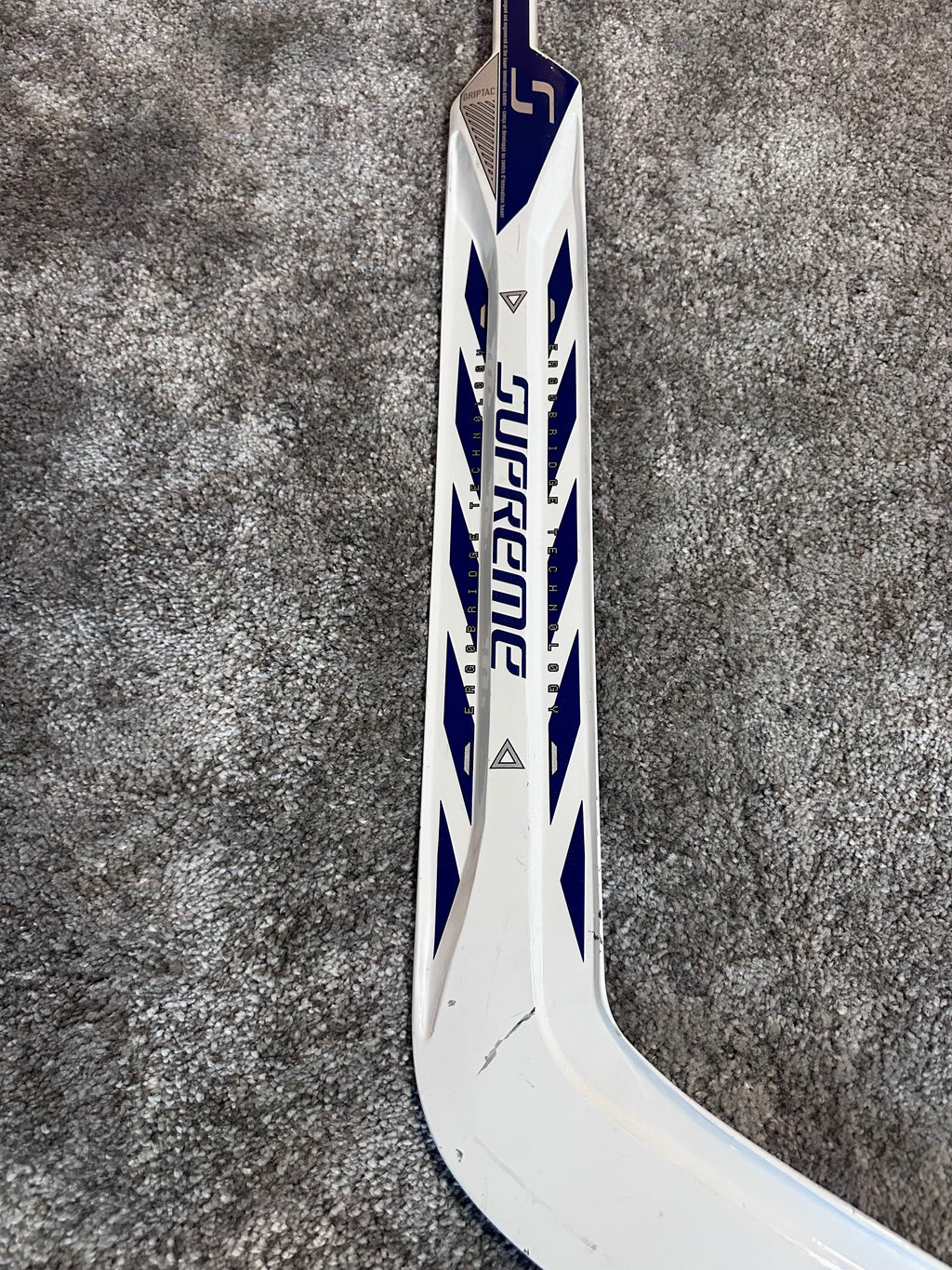 NCAA Bauer Shadow Full Right 24" White Pro Stock Goalie Stick #1
