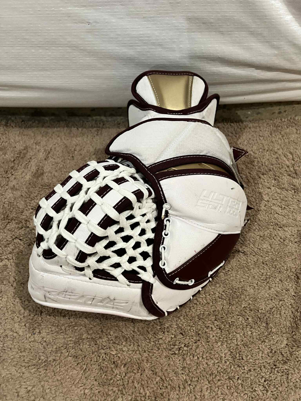 Bauer supreme ultrasonic goalie glove