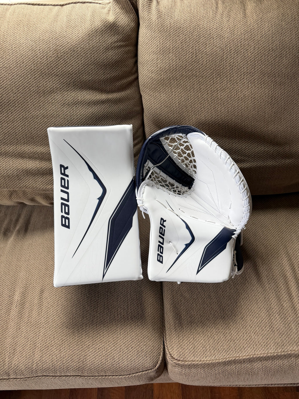 New Bauer vapor FlyLite Regular goalie glove and blocker set