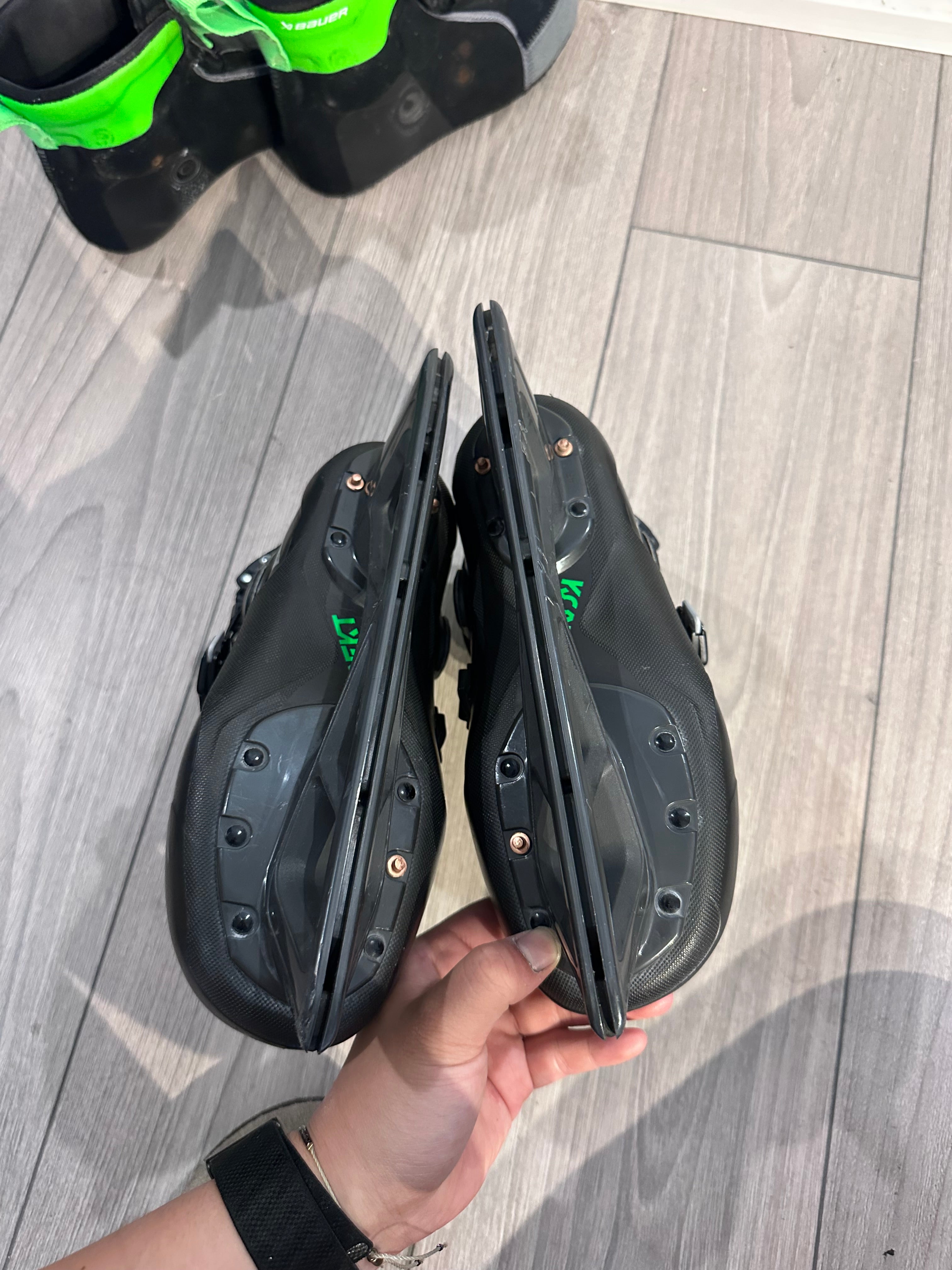 Bauer intermediate Konekt 2 goalie skates with two insoles