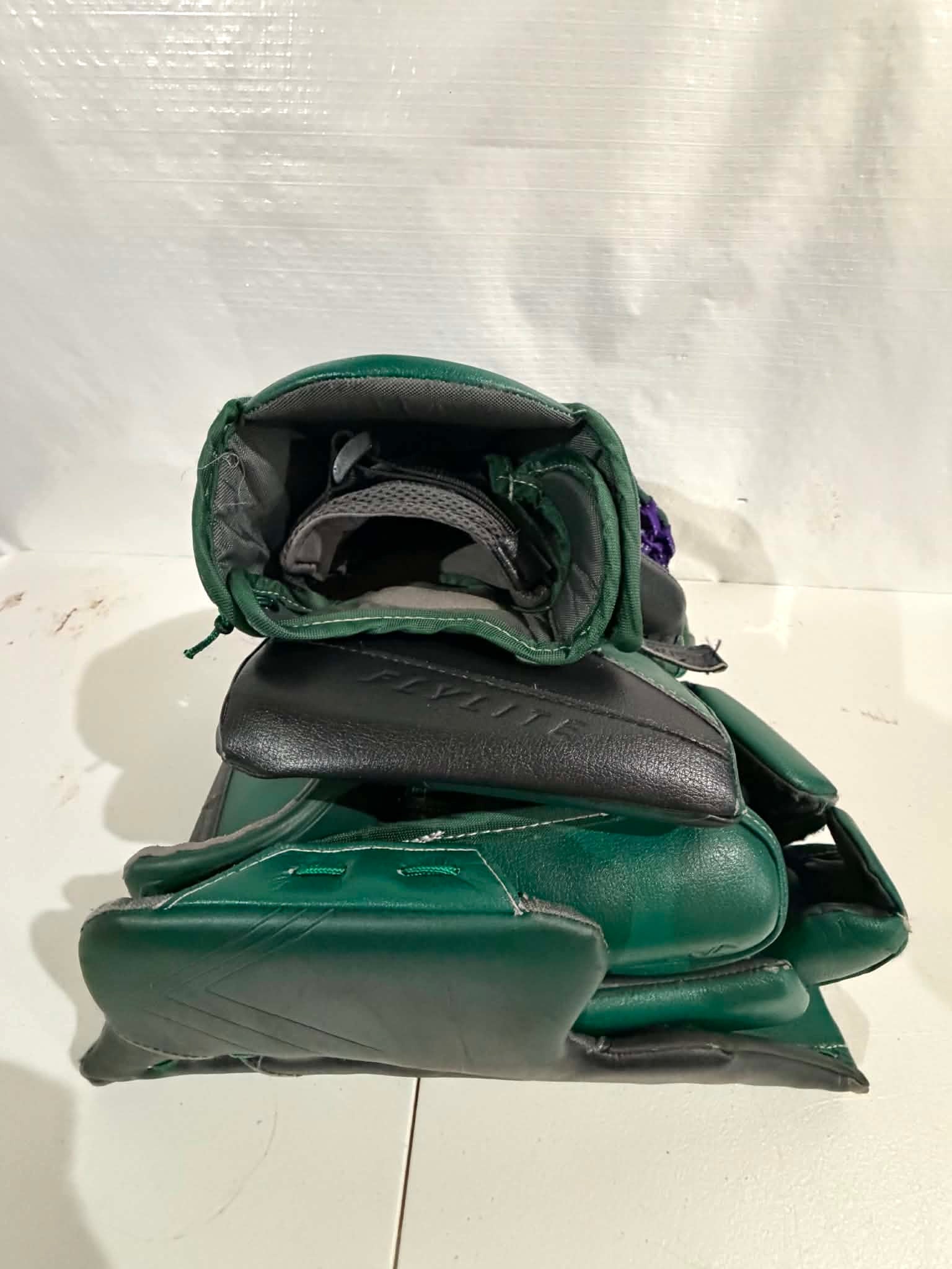 Bauer Vapor Flylite 32+1 Goalie Pro Stock Full Set