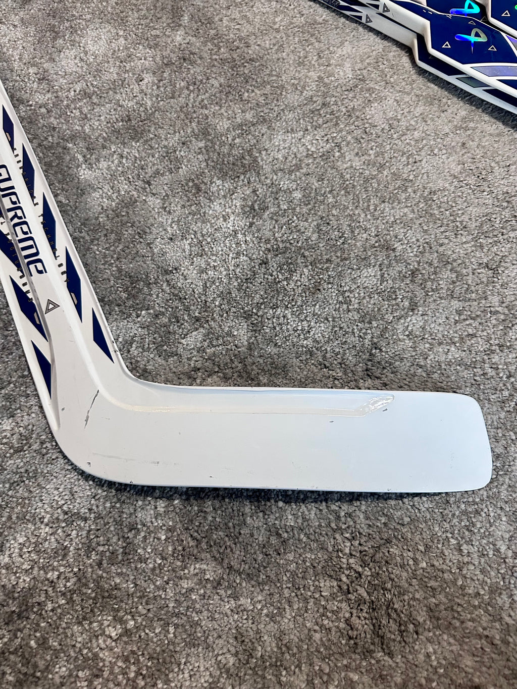 NCAA Bauer Shadow Full Right 24" White Pro Stock Goalie Stick #1