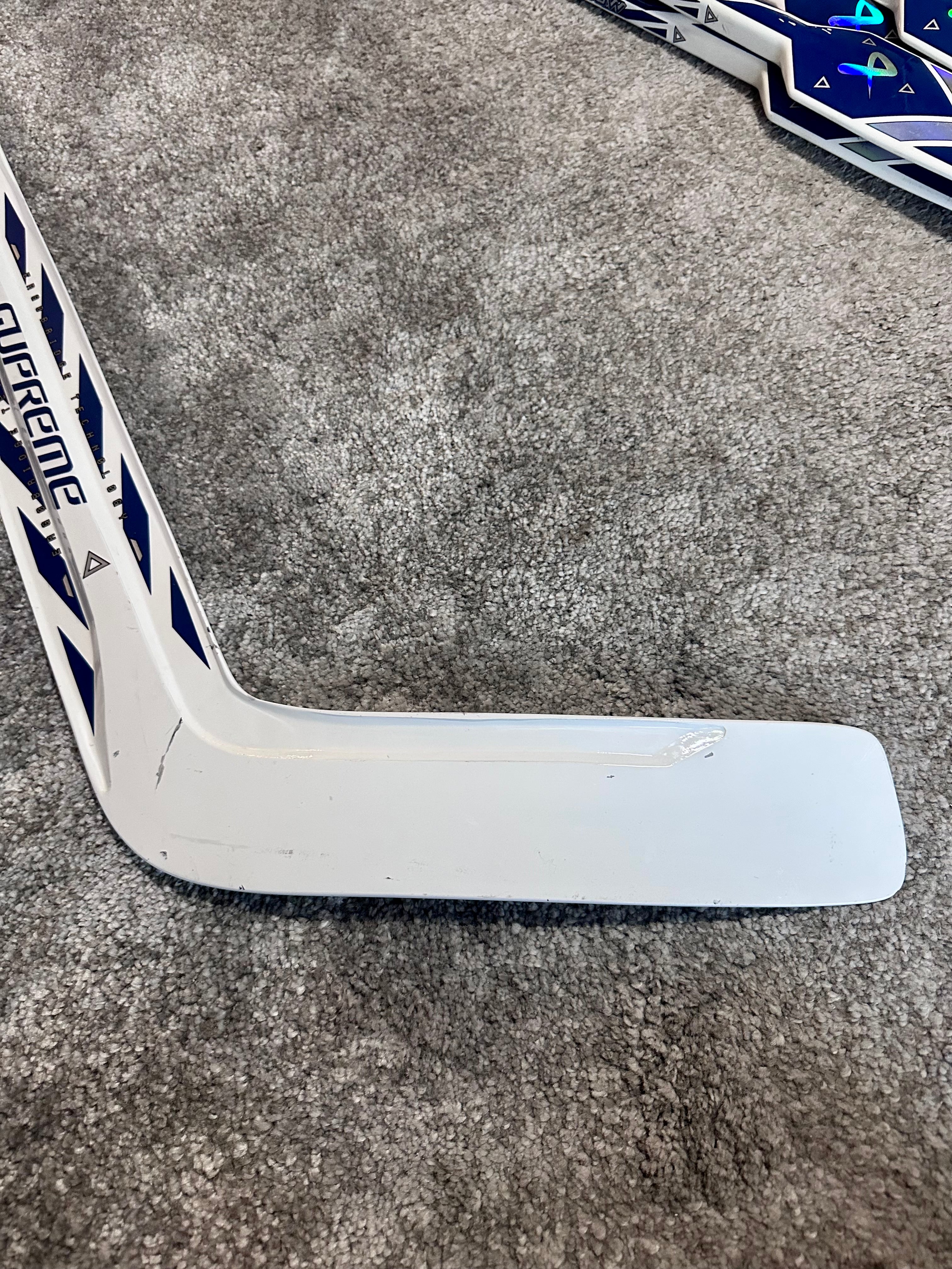 NCAA Bauer Shadow Full Right 24" White Pro Stock Goalie Stick #1