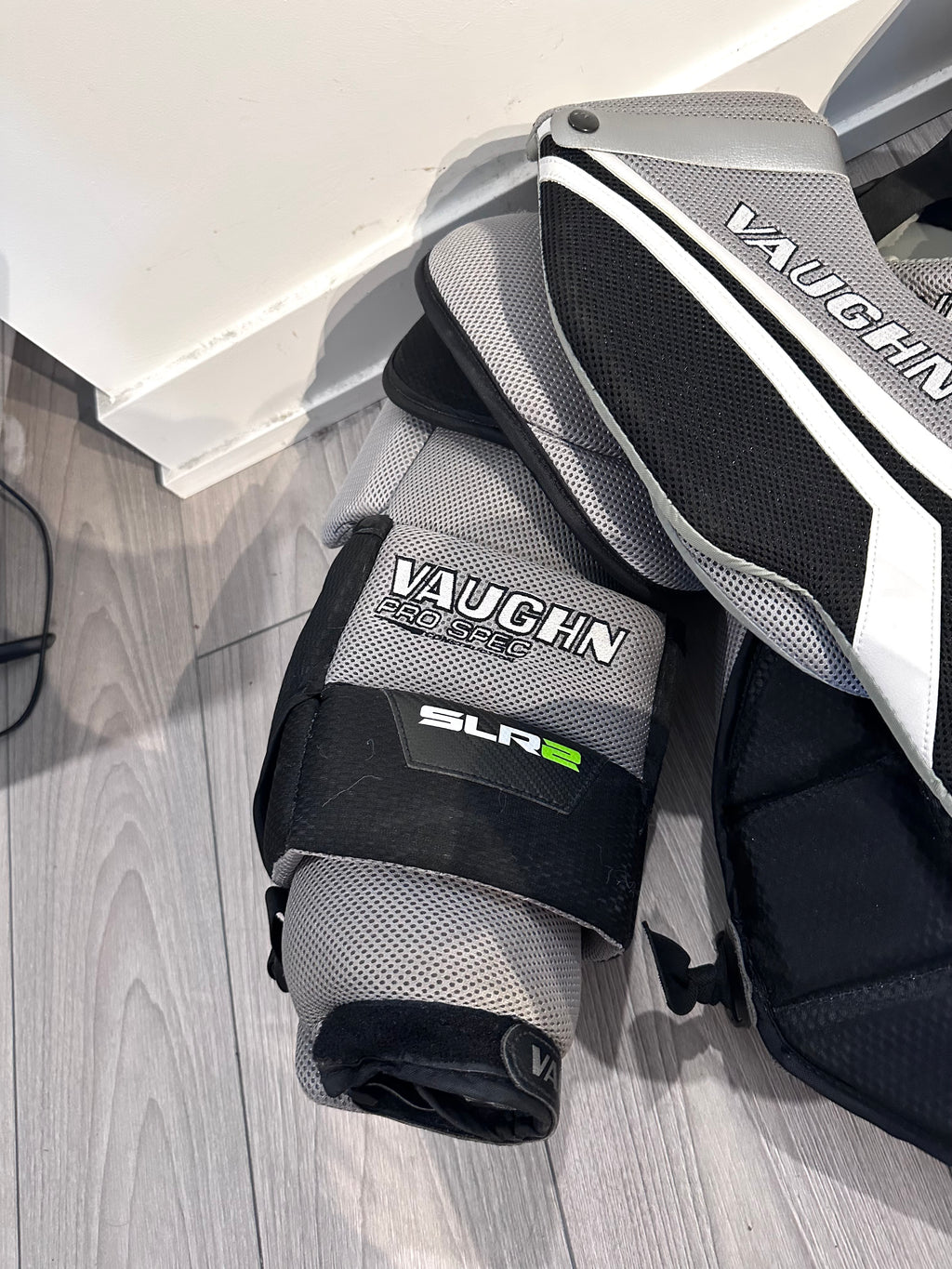 Vaughn SLR 2 Pro Carbon senior Goalie Chest Protector