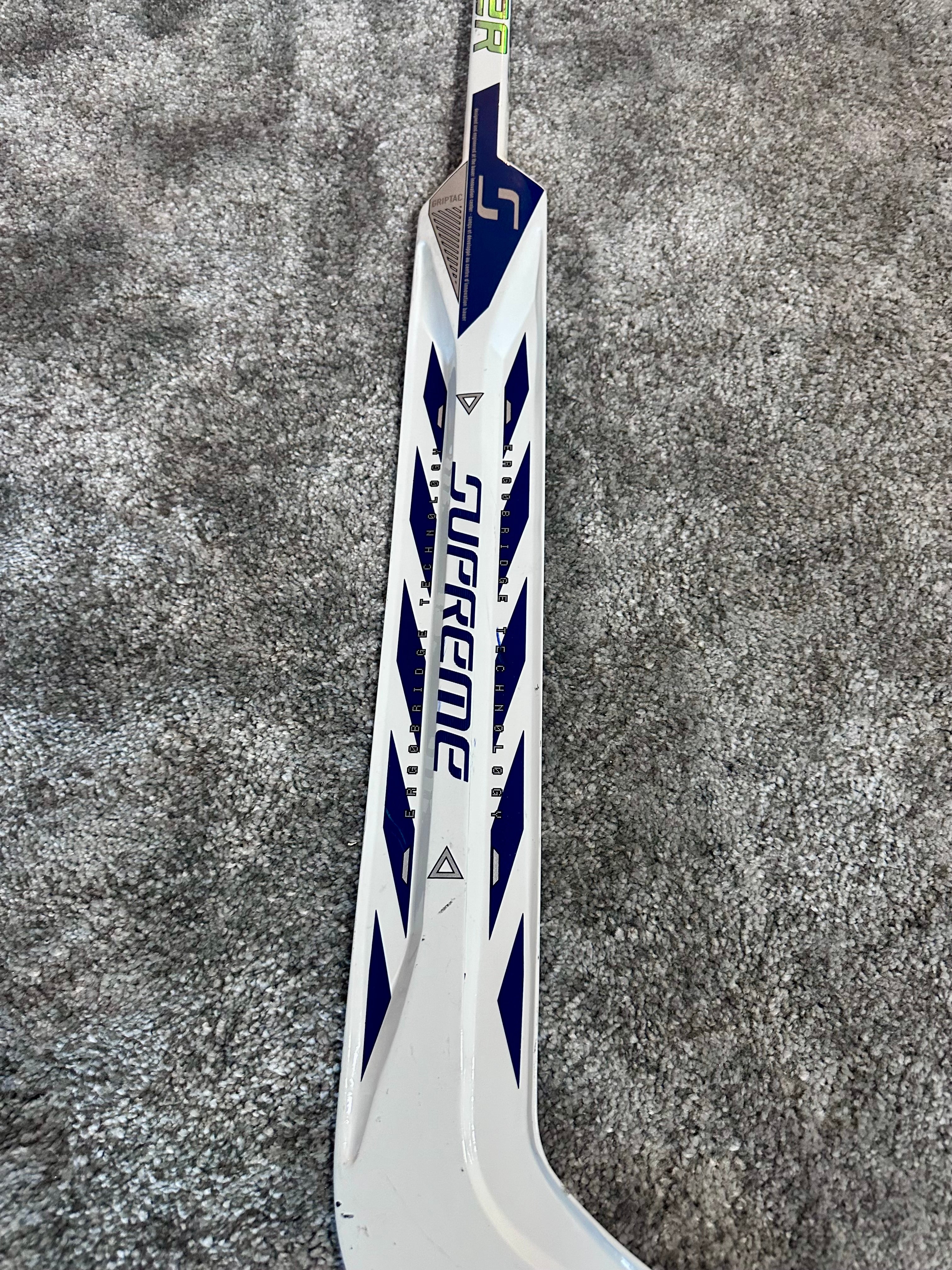 NCAA Bauer Shadow Full Right 24" White Pro Stock Goalie Stick #4