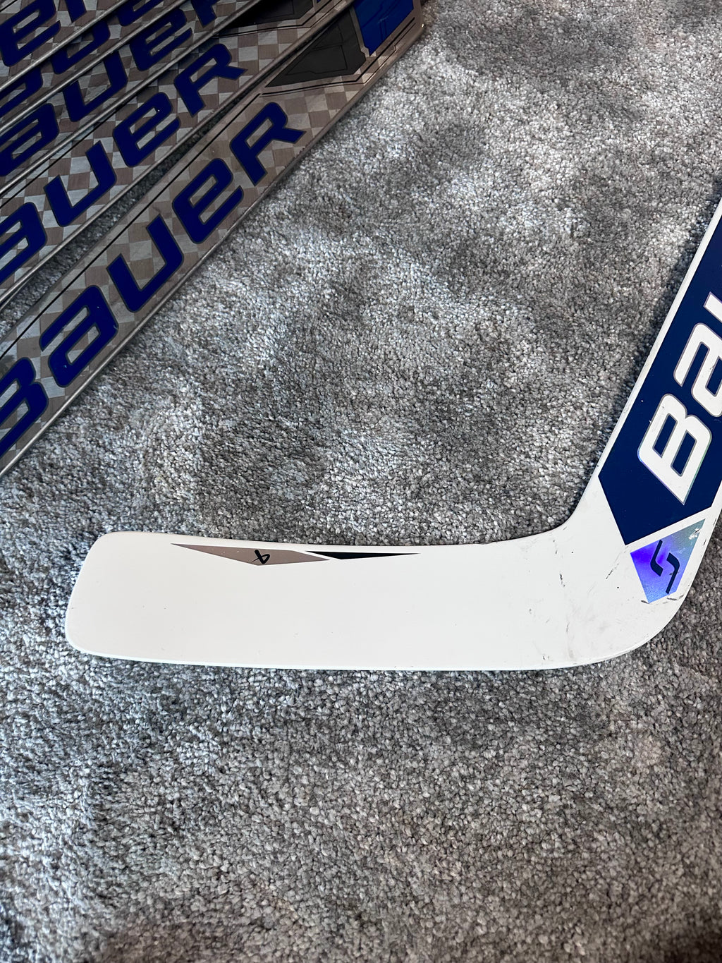 NCAA Bauer Shadow Full Right 24" White Pro Stock Goalie Stick #7