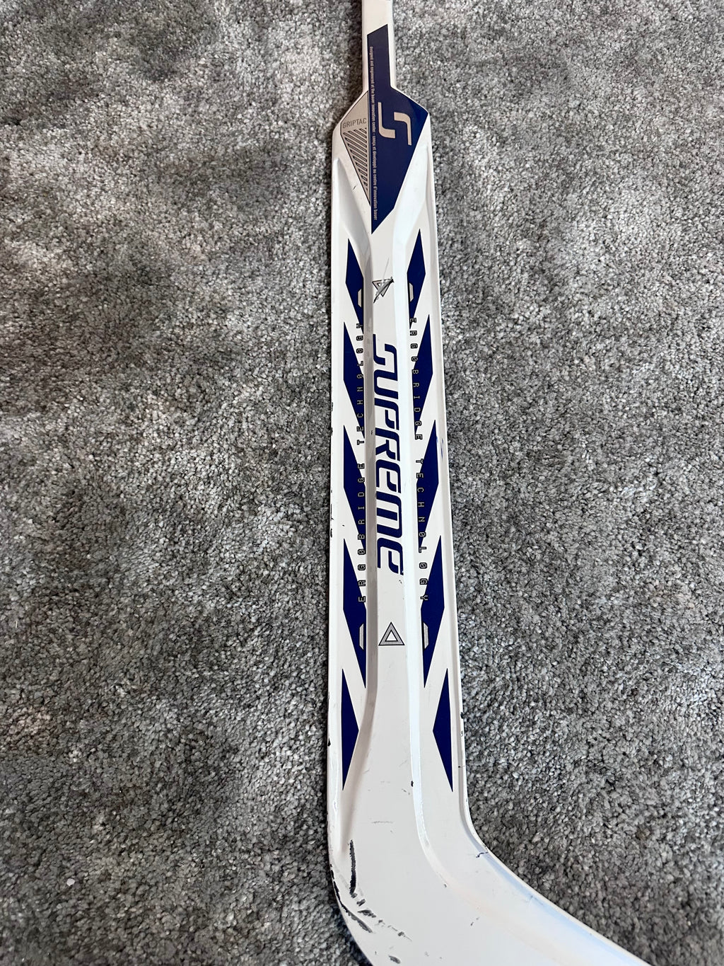 NCAA Bauer Shadow Full Right 24" White Pro Stock Goalie Stick #8