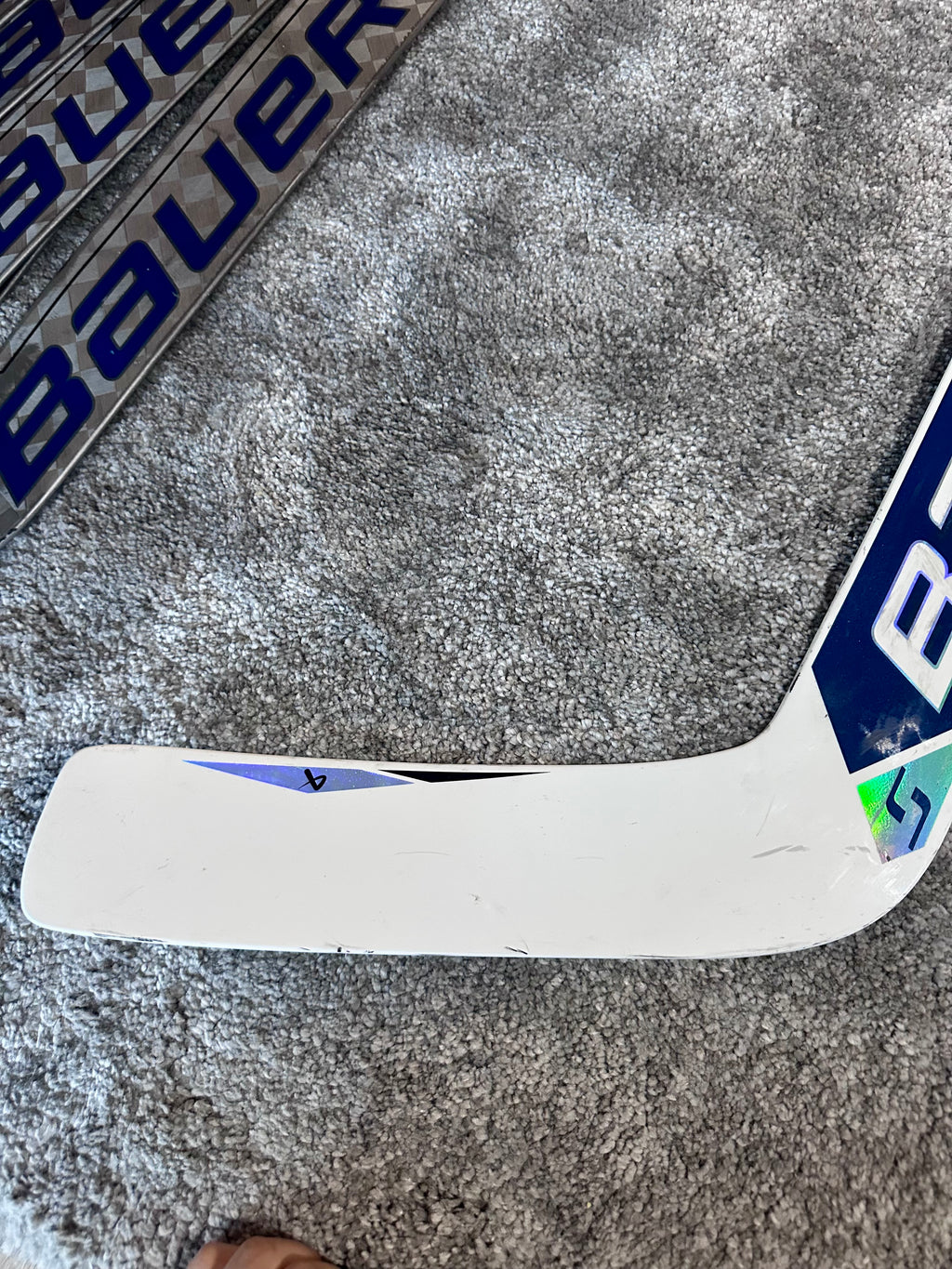 NCAA Bauer Shadow Full Right 24" White Pro Stock Goalie Stick #4