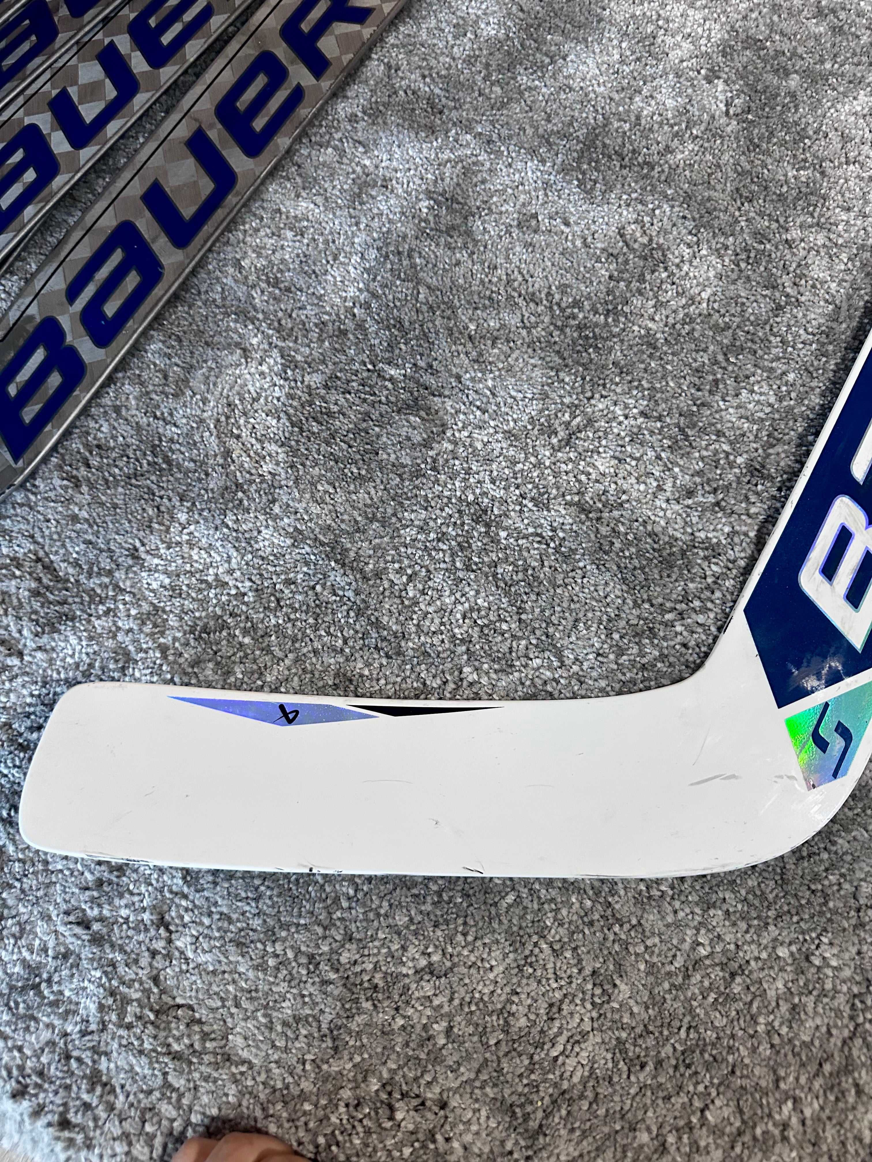 NCAA Bauer Shadow Full Right 24" White Pro Stock Goalie Stick #4