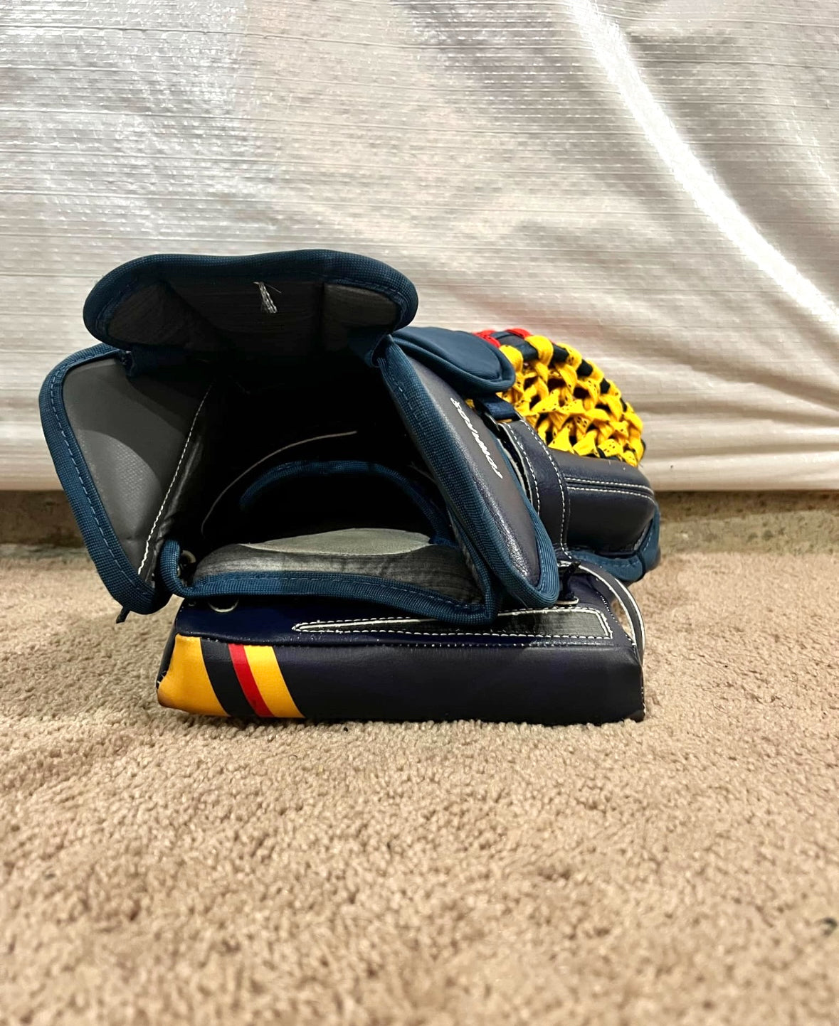 Bauer pro custom ultrasonic goalie glove