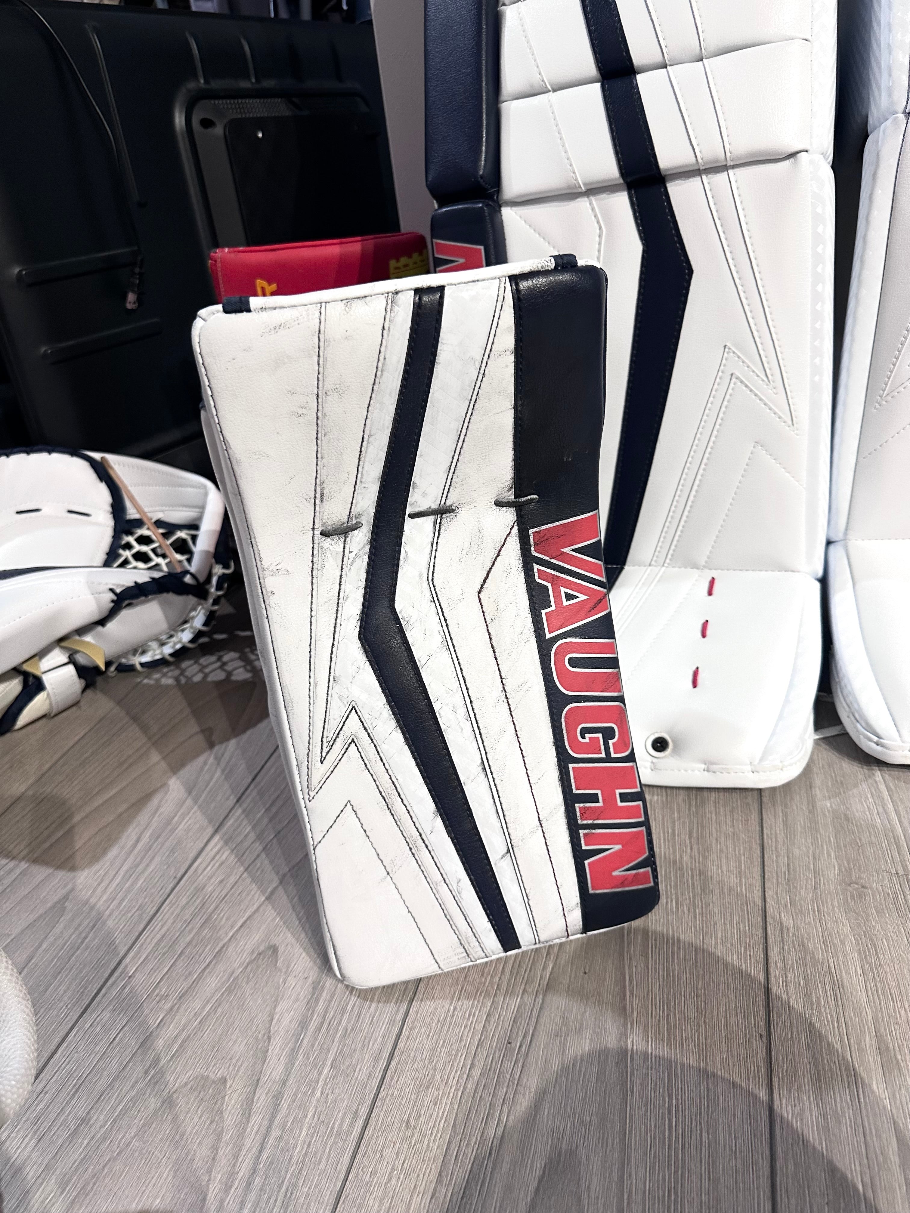 New NCAA Vaughn V9 Pro Carbon Full Right 31+2 Goalie Pro Stock Full Set