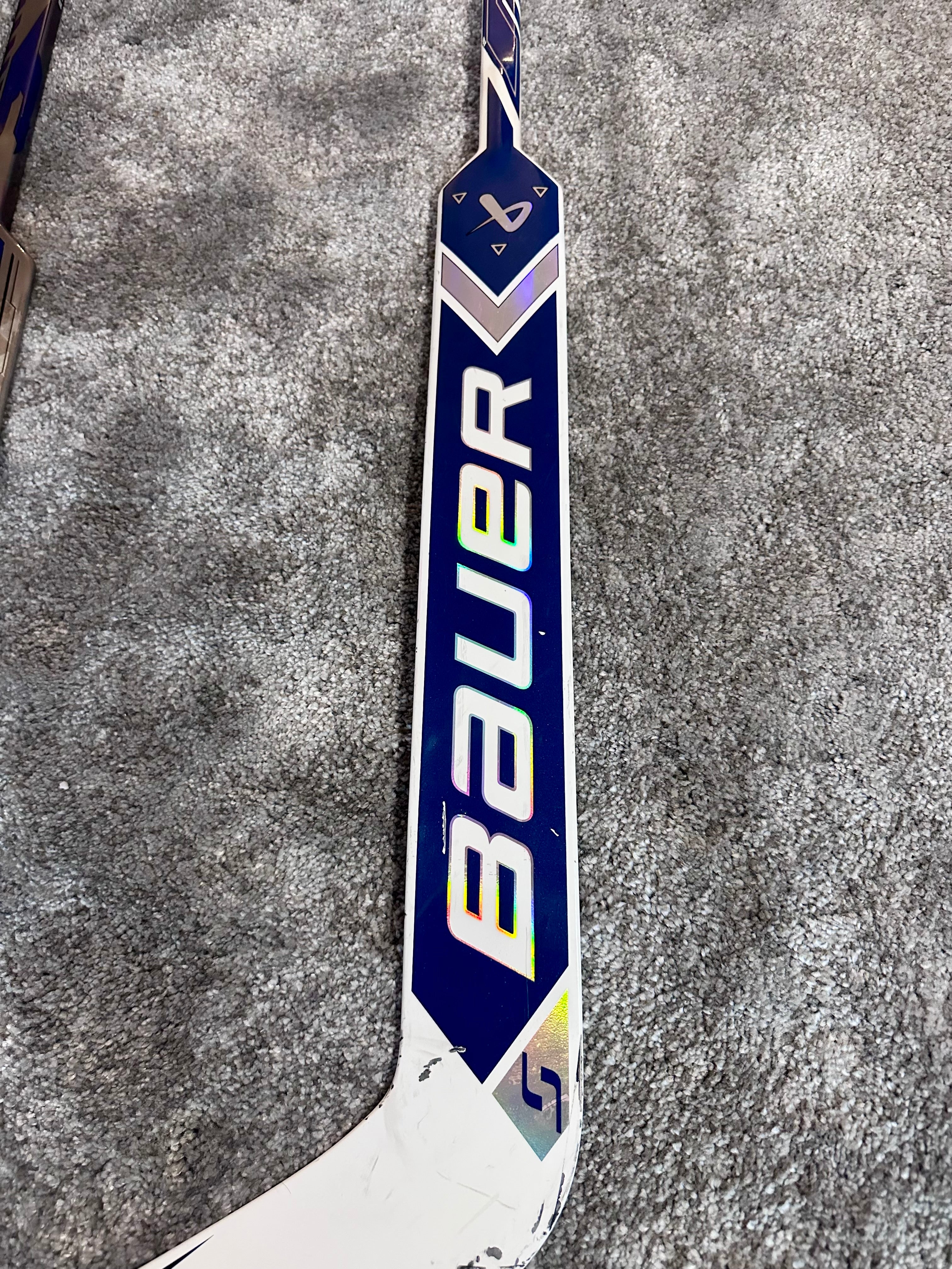 NCAA Bauer Shadow Full Right 24" White Pro Stock Goalie Stick #8