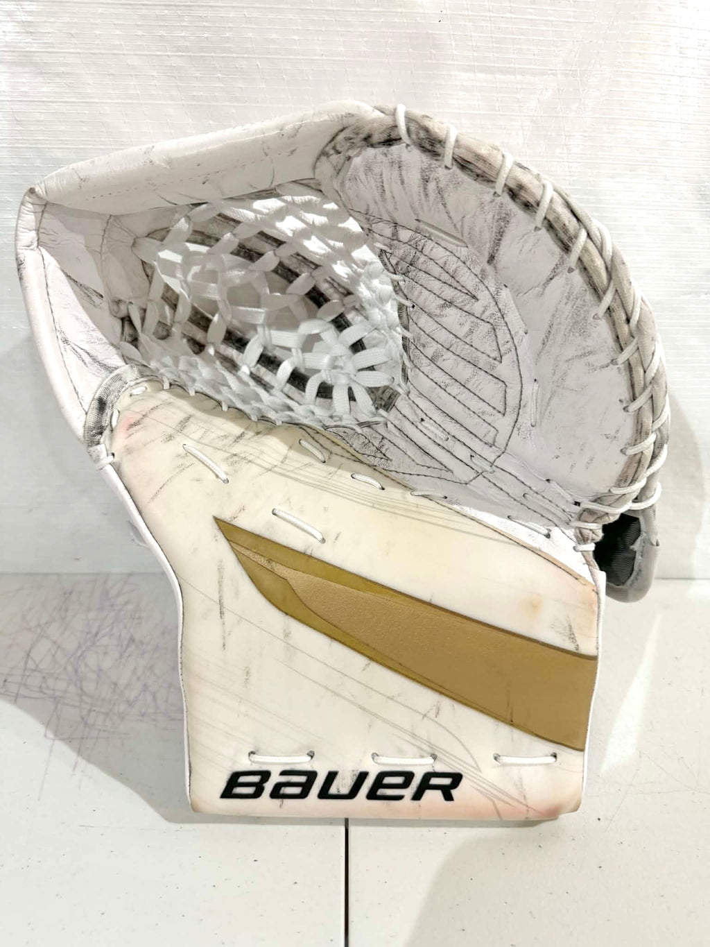 Bauer Vapor Hyperlite 2 Regular Pro Stock goalie glove