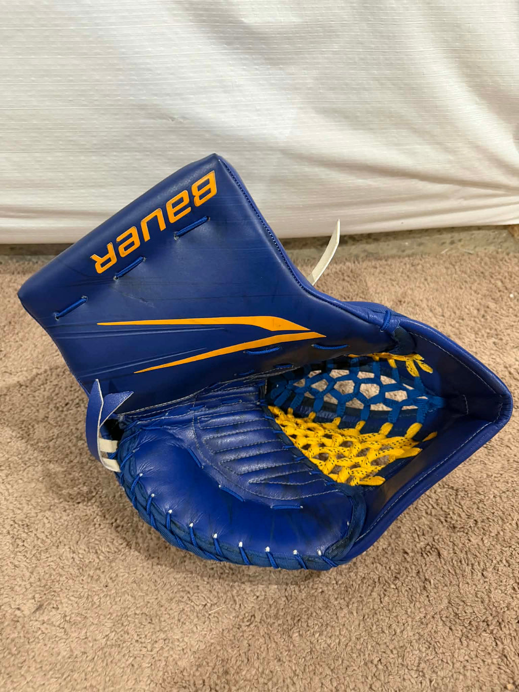 Bauer Vapor Hyperlite 2 / Mach pro stock goalie glove
