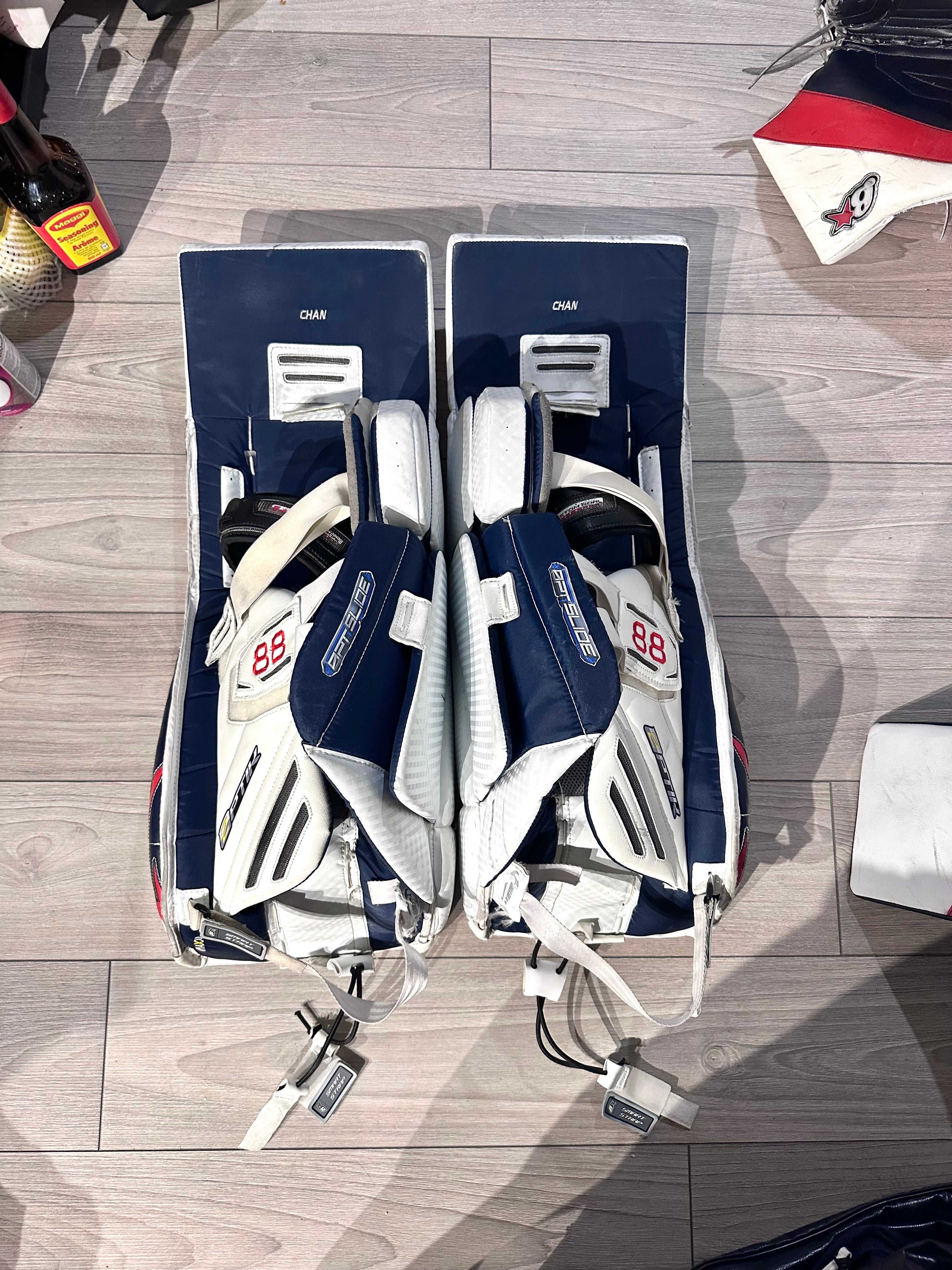 NCAA Brian’s / Vaughn Custom Optik 2 32+1 Full Right Pro Stock Goalie Full Set