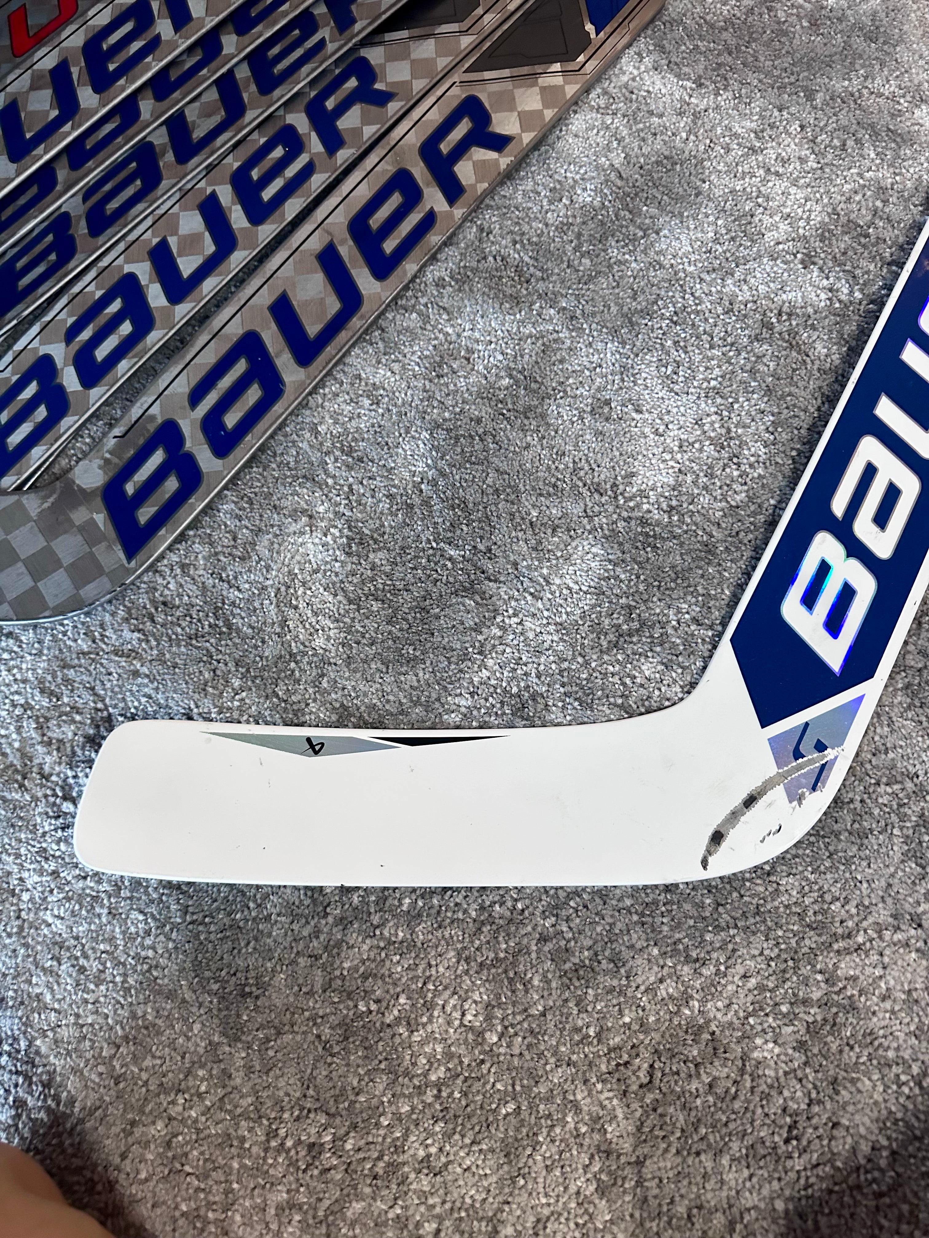 NCAA Bauer Shadow Full Right 24" White Pro Stock Goalie Stick #2