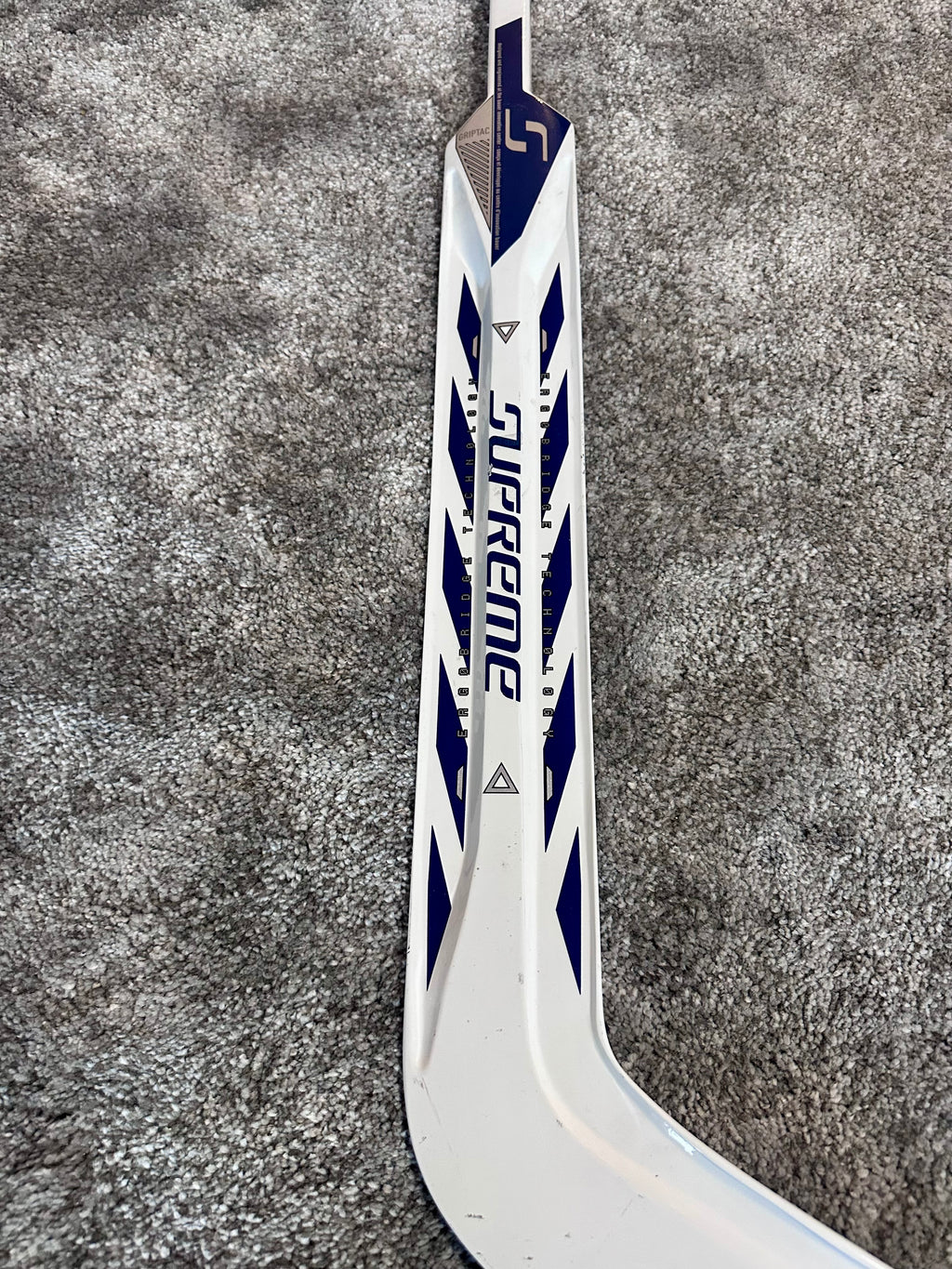 NCAA Bauer Shadoe Full Right 24" White Pro Stock Goalie Stick #3