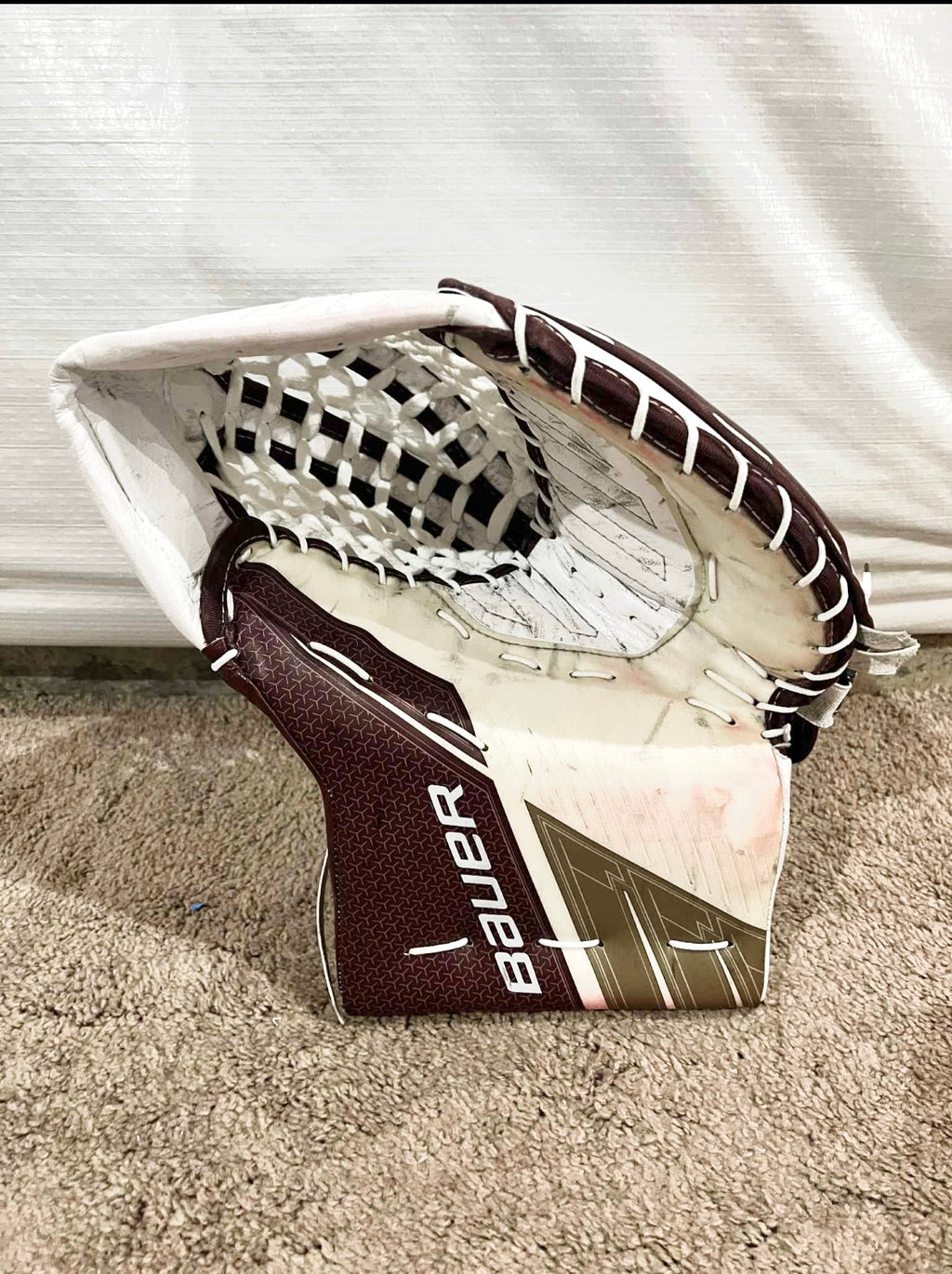 Bauer supreme ultrasonic goalie glove