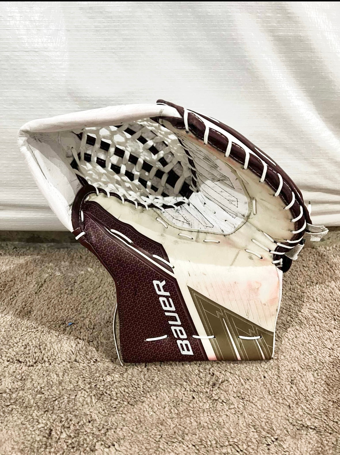 Bauer supreme ultrasonic goalie glove