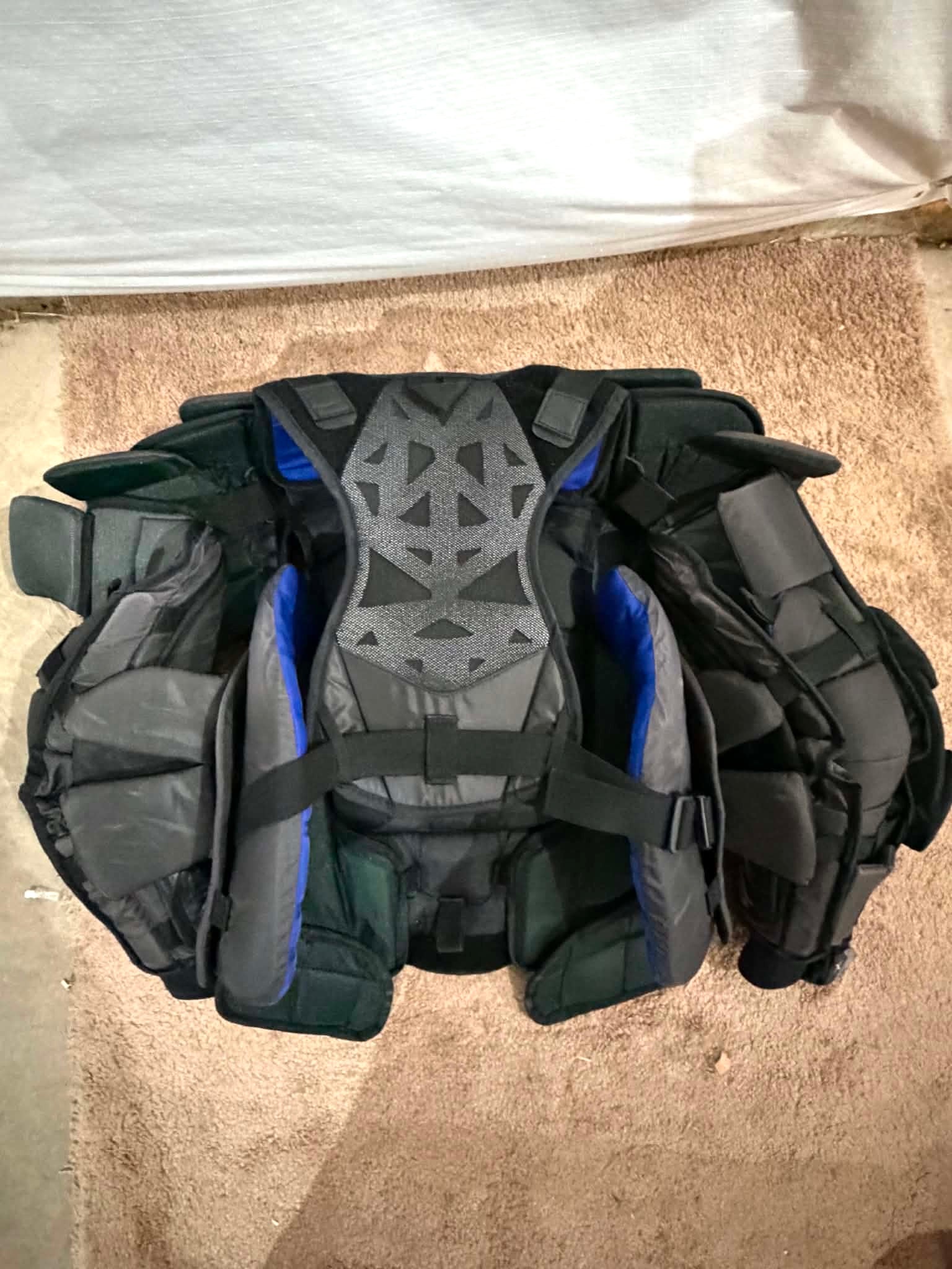 Bauer Flylite pro senior goalie chest protector