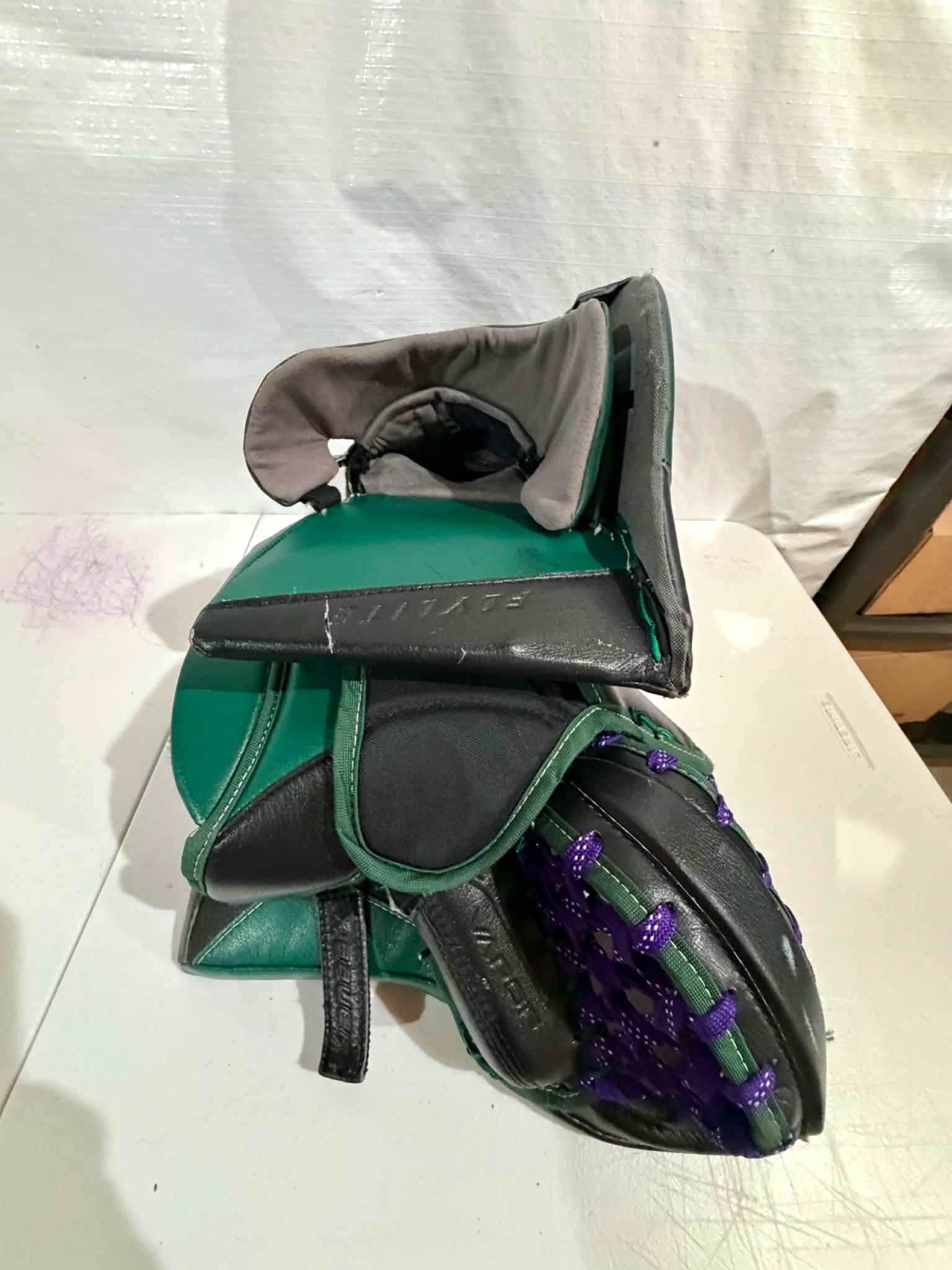 Bauer Vapor Flylite 32+1 Goalie Pro Stock Full Set