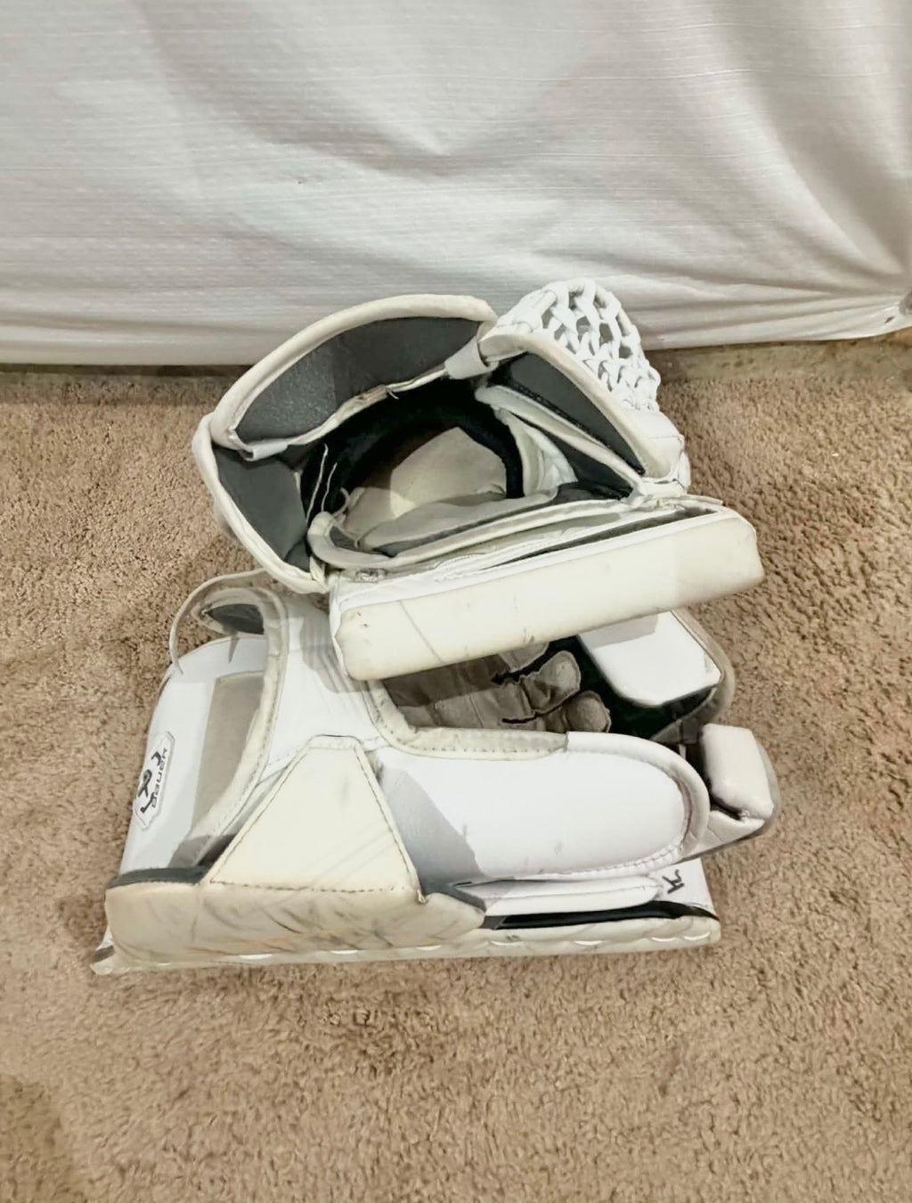 Pittsburgh penguins Bauer Hyperlite 2 Regular Goalie pro stock Full Set