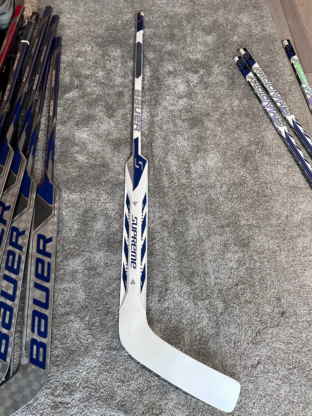 NCAA Bauer Shadow Full Right 24" White Pro Stock Goalie Stick #6
