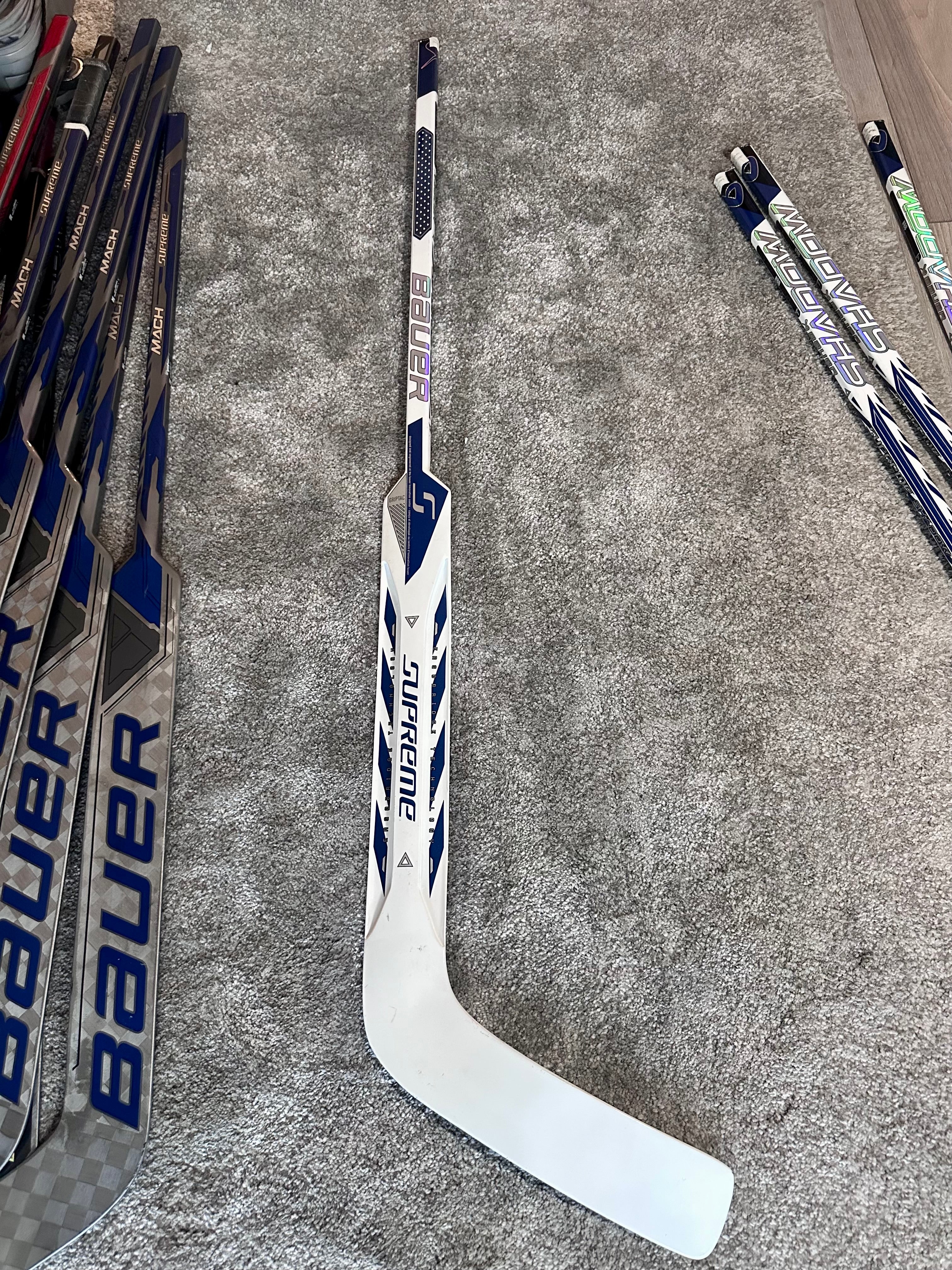 NCAA Bauer Shadow Full Right 24" White Pro Stock Goalie Stick #6