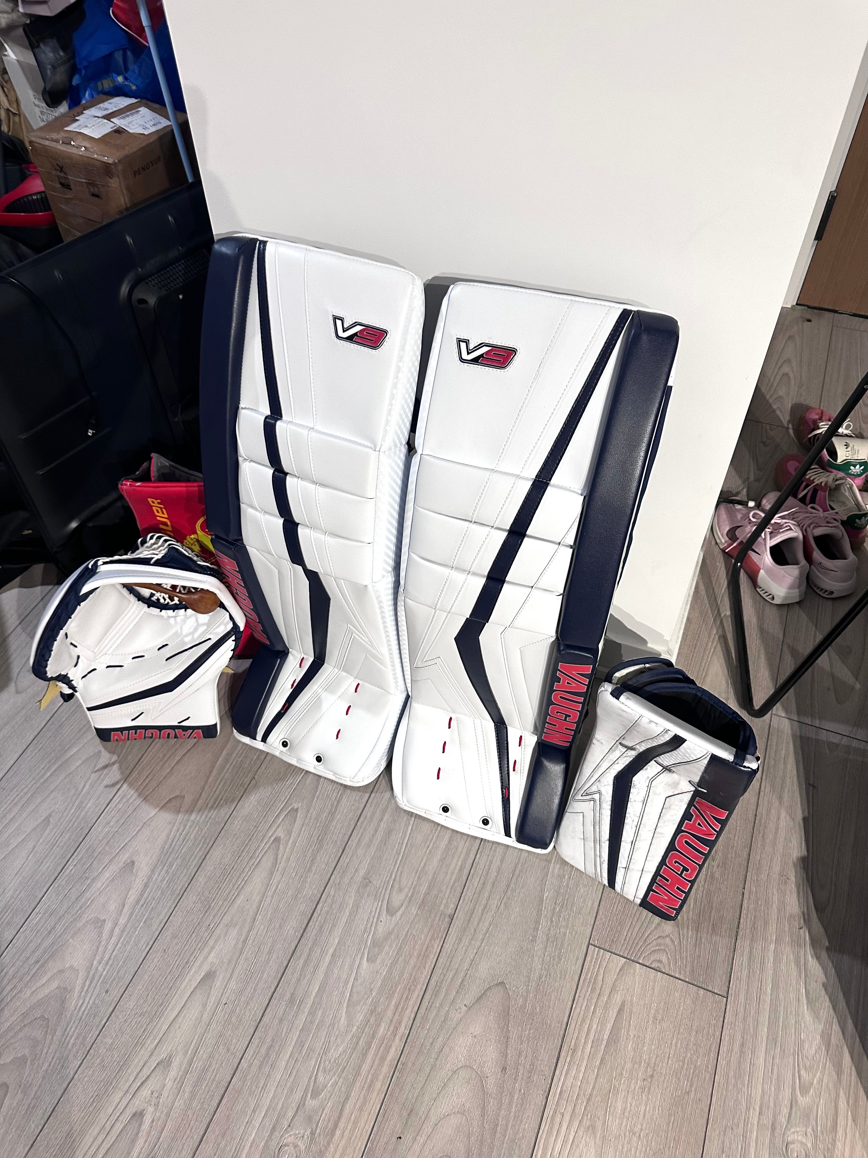 New NCAA Vaughn V9 Pro Carbon Full Right 31+2 Goalie Pro Stock Full Set