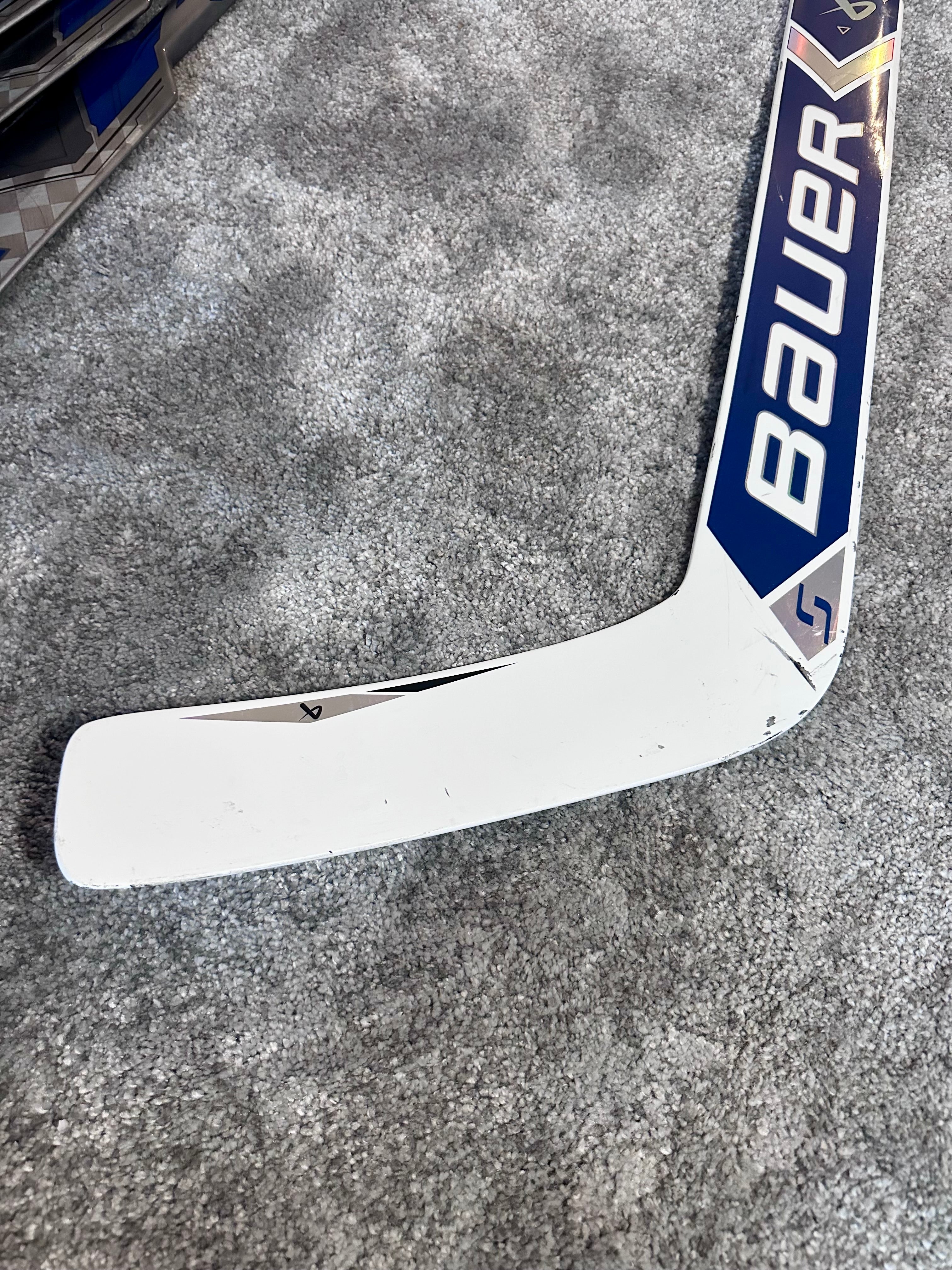 NCAA Bauer Shadow Full Right 24" White Pro Stock Goalie Stick #5