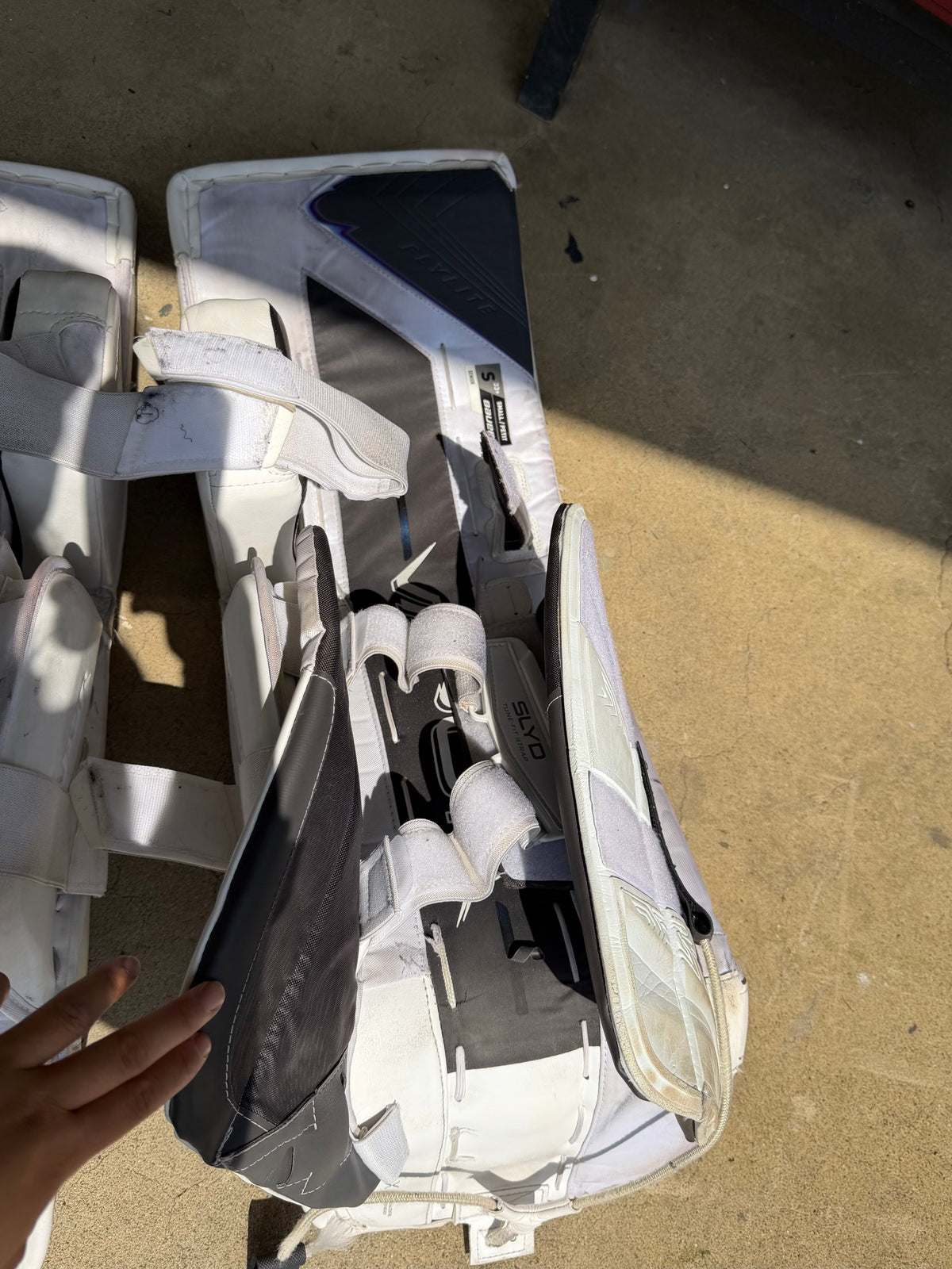 Bauer Vapor Flylite 33+1 senior goalie pads