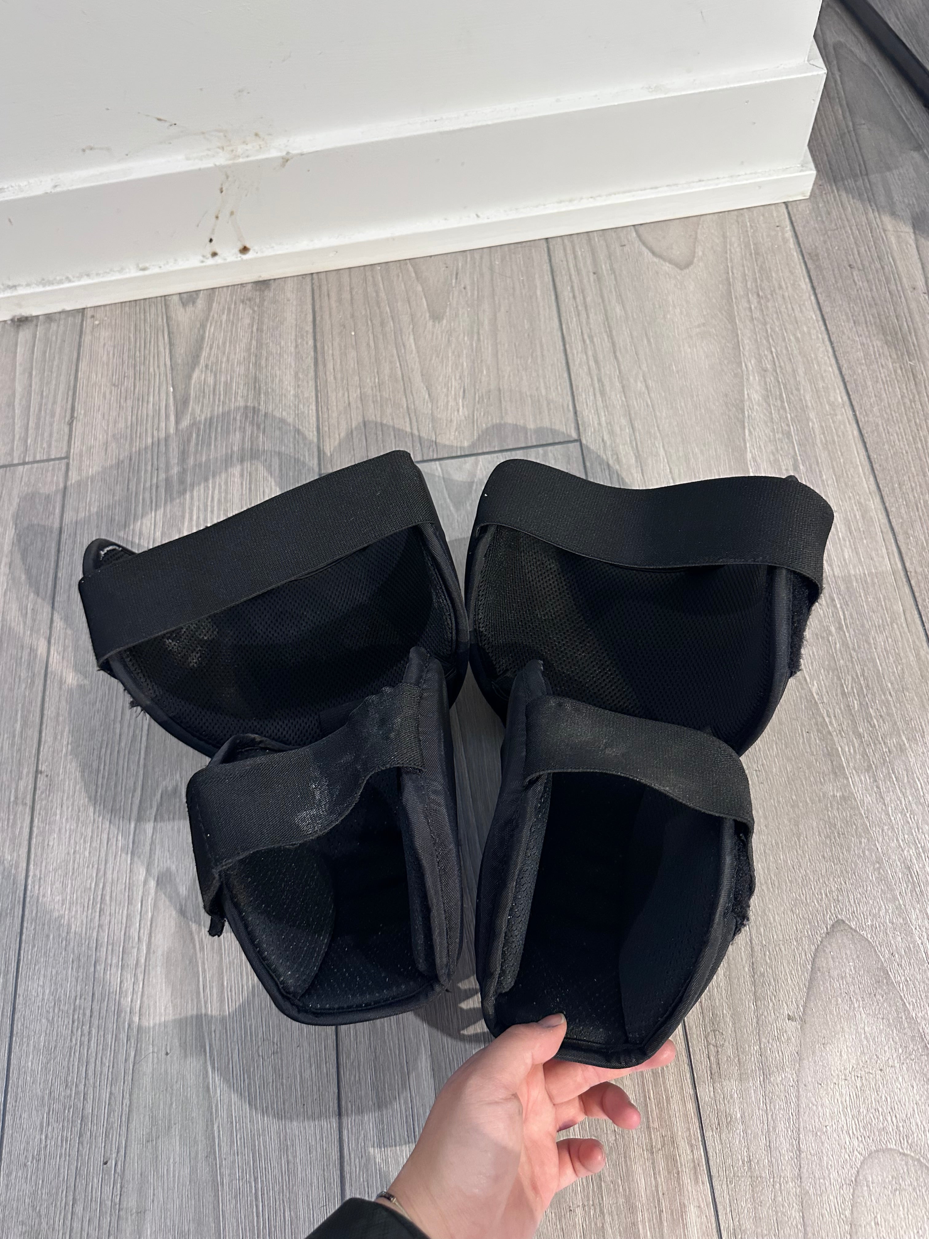 Brian’s intermediate goalie knee pads / guard