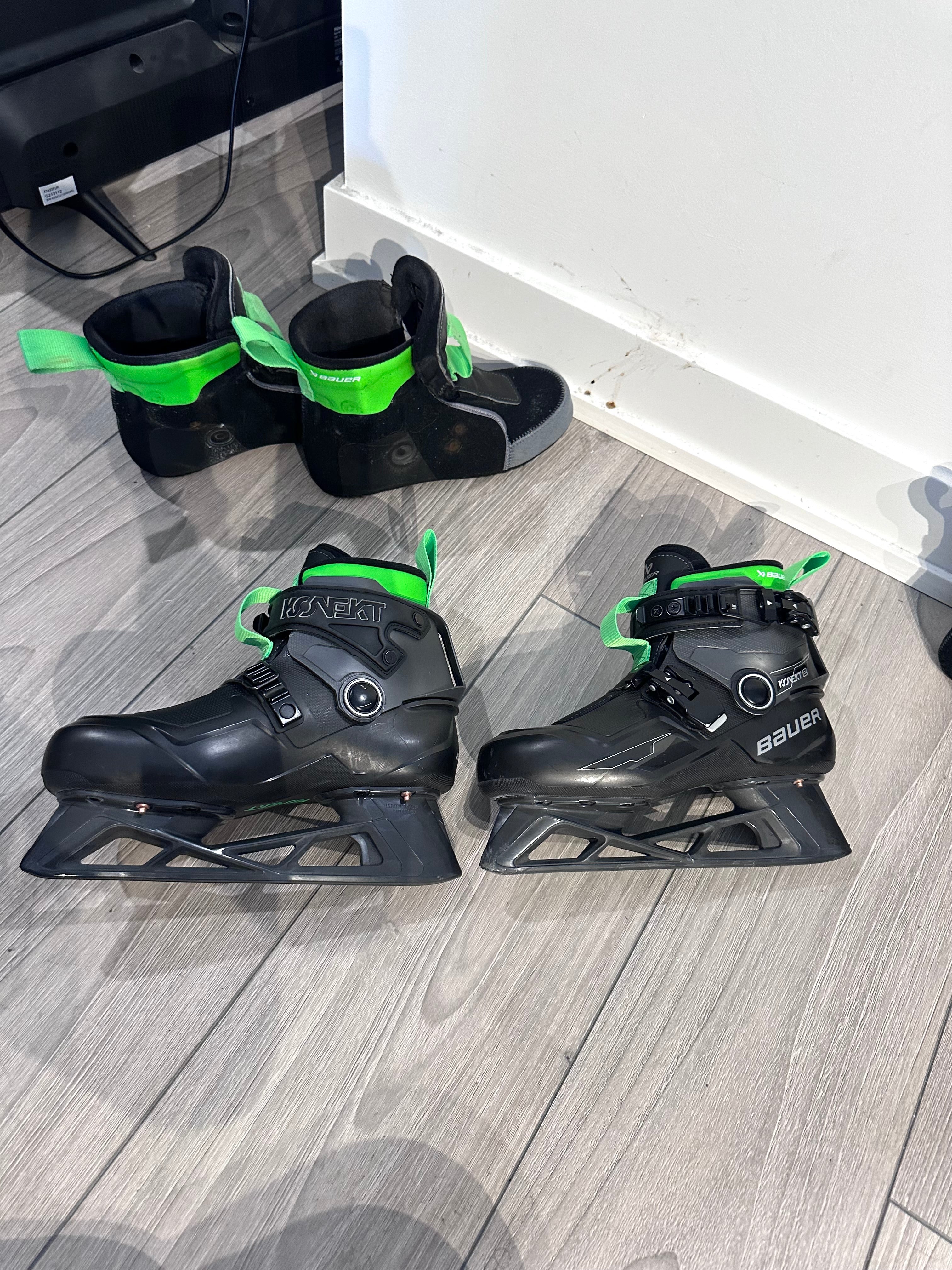 Bauer intermediate Konekt 2 goalie skates with two insoles