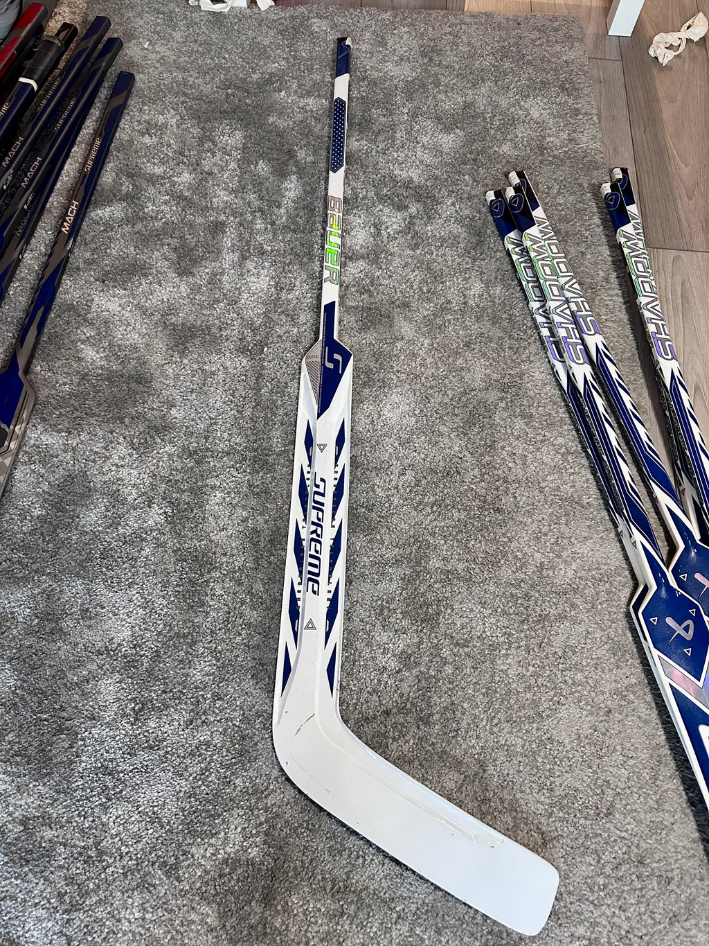NCAA Bauer Shadow Full Right 24" White Pro Stock Goalie Stick #1