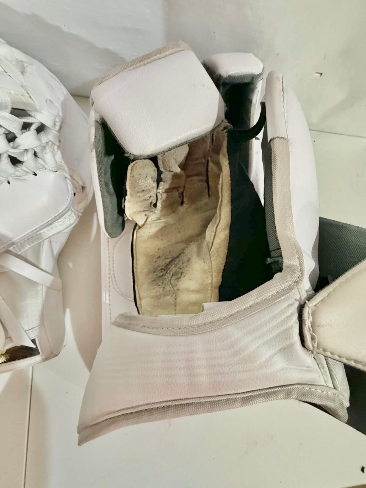 Bauer Hyperlite 2/Mach Regular 35+1 Goalie Pro stock Full Set