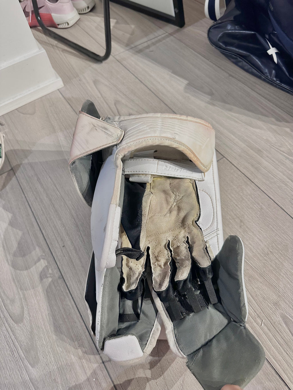 Bauer Hyperlite 2 / Mach White Pro Stock Goalie Full Set