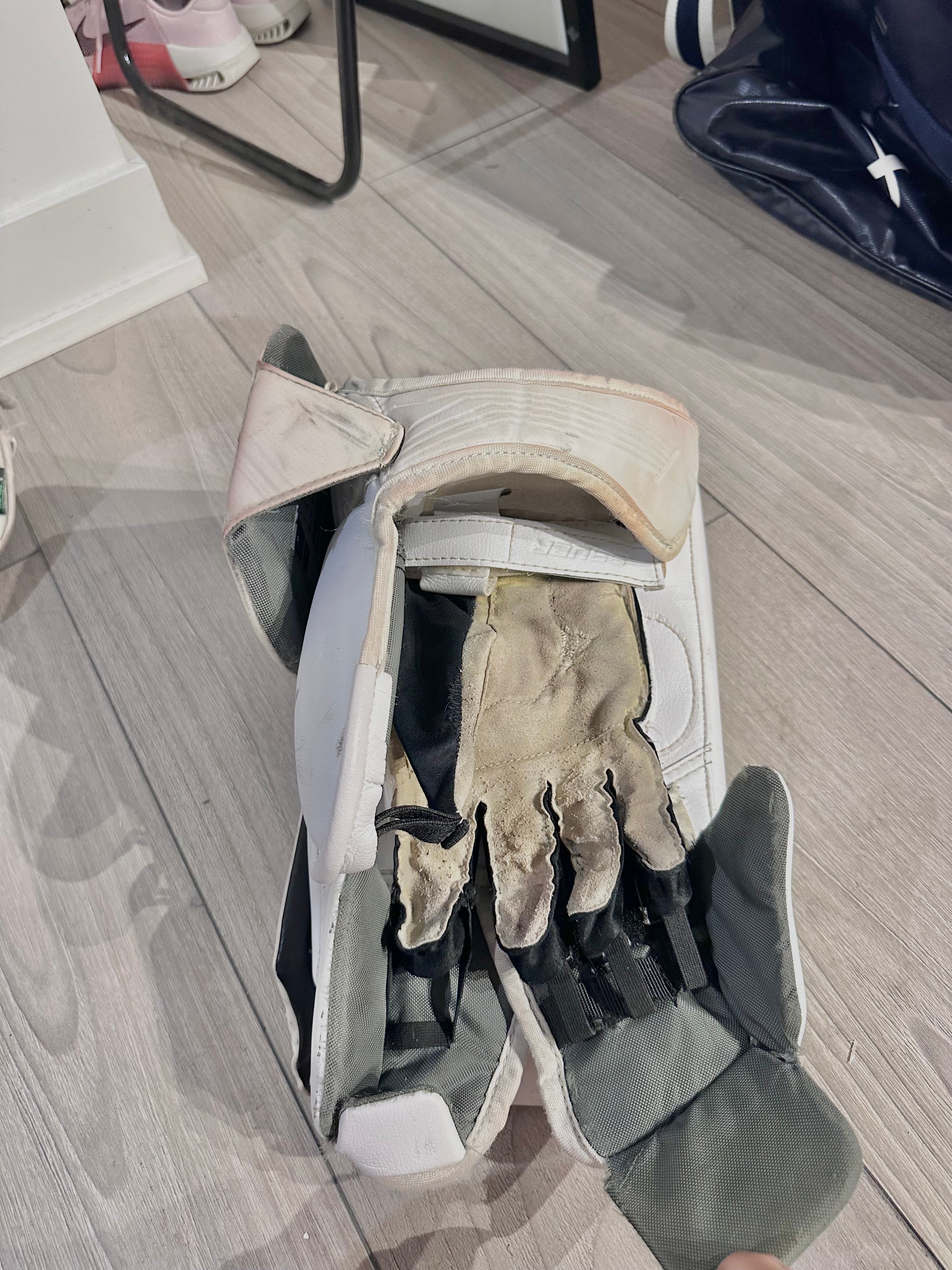 Bauer Hyperlite 2 / Mach White Pro Stock Goalie Full Set