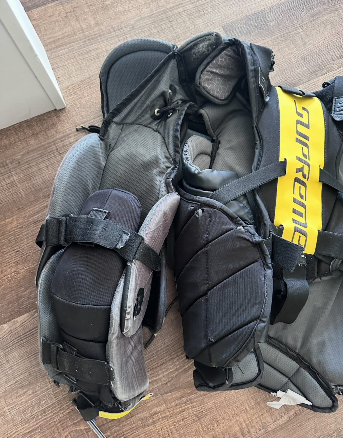 Bauer senior ultrasonic goalie chest protector