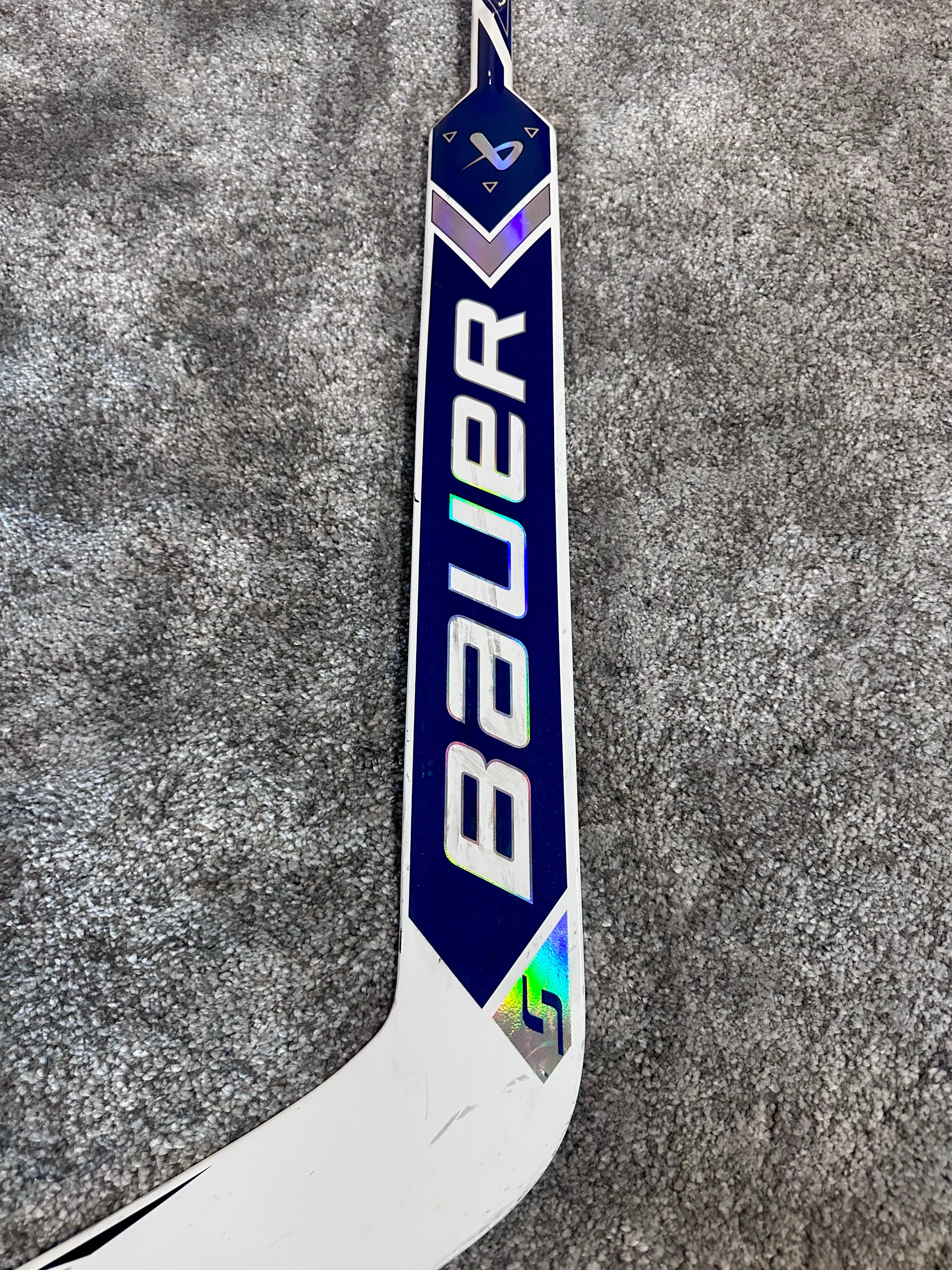 NCAA Bauer Shadow Full Right 24" White Pro Stock Goalie Stick #4